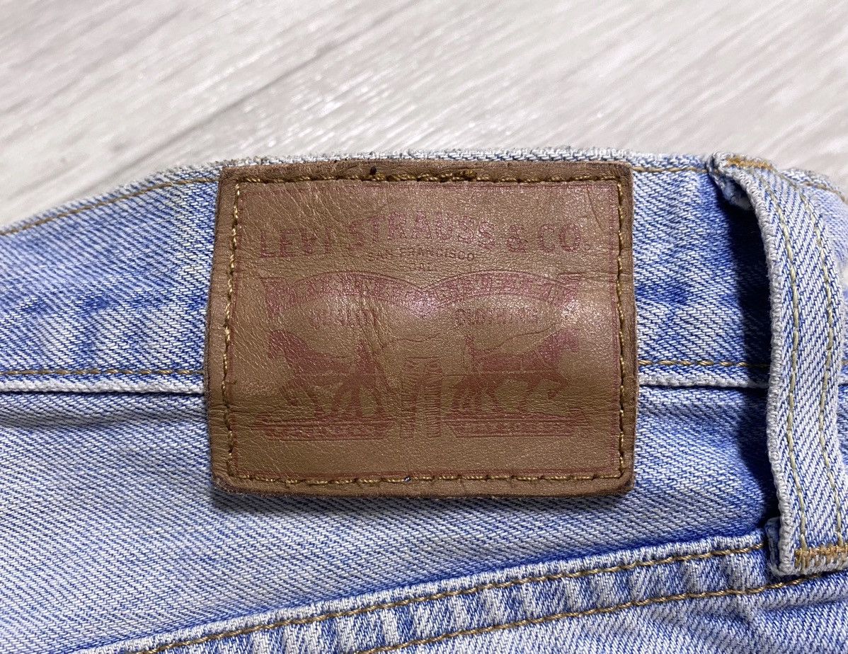 Levi's Vintage Clothing Women’s Levi’s Washed Distressed Reworked Shorts Denim Jeans Size 27" / US 4 / IT 40 - 21 Thumbnail