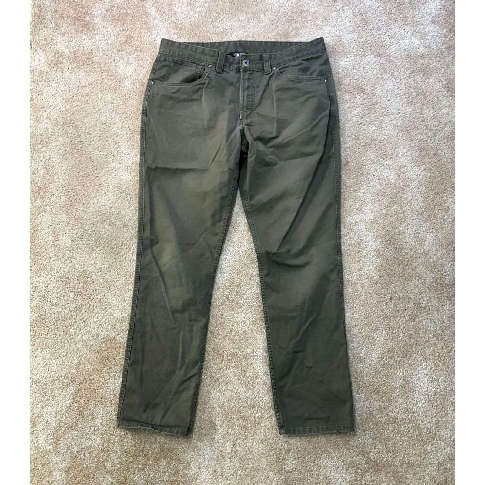 The North Face the North Face chino pants Men’s 36x30 Green Straight Leg Regular Waist 36 Inseam 30 Vintage: No Size US 36 / EU 52 - 2 Thumbnail