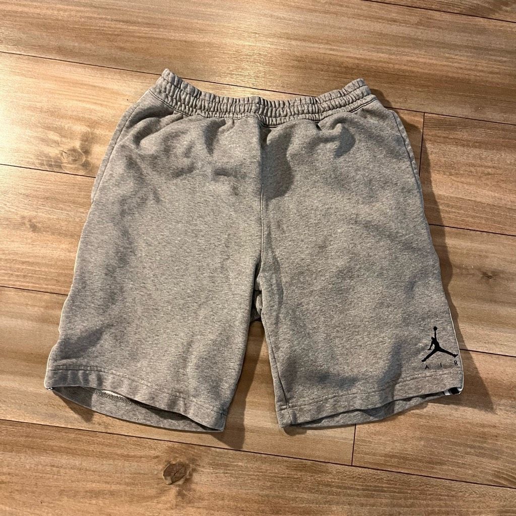 Jordan Brand Air Jordan Grey Athletic Workout Shorts Men Large Bin J-12 Size US 30 / EU 46 - 1 Thumbnail
