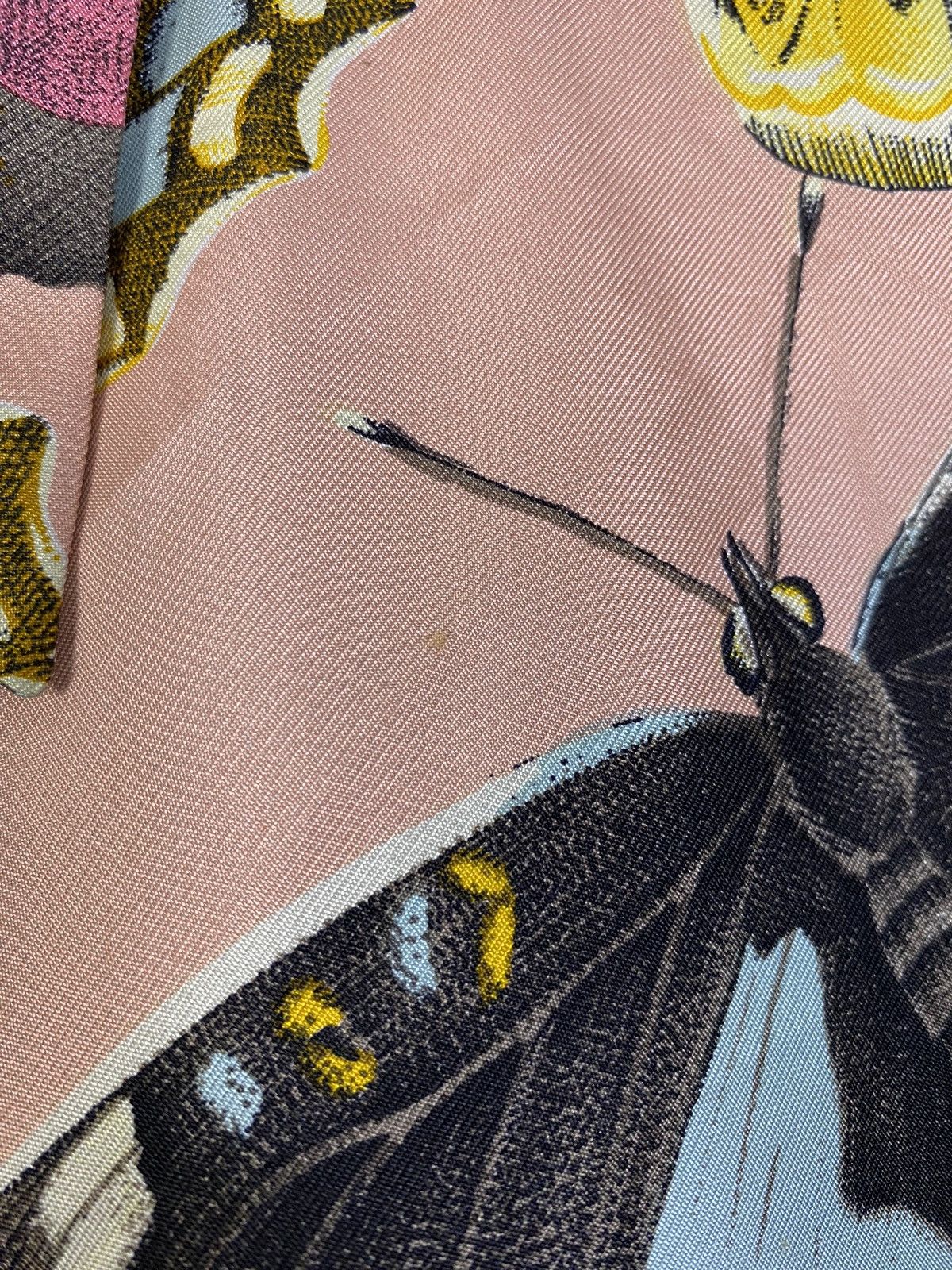 Gucci Gucci SS92 Butterfly Print Silk Shirt Size M / US 6-8 / IT 42-44 - 9 Thumbnail