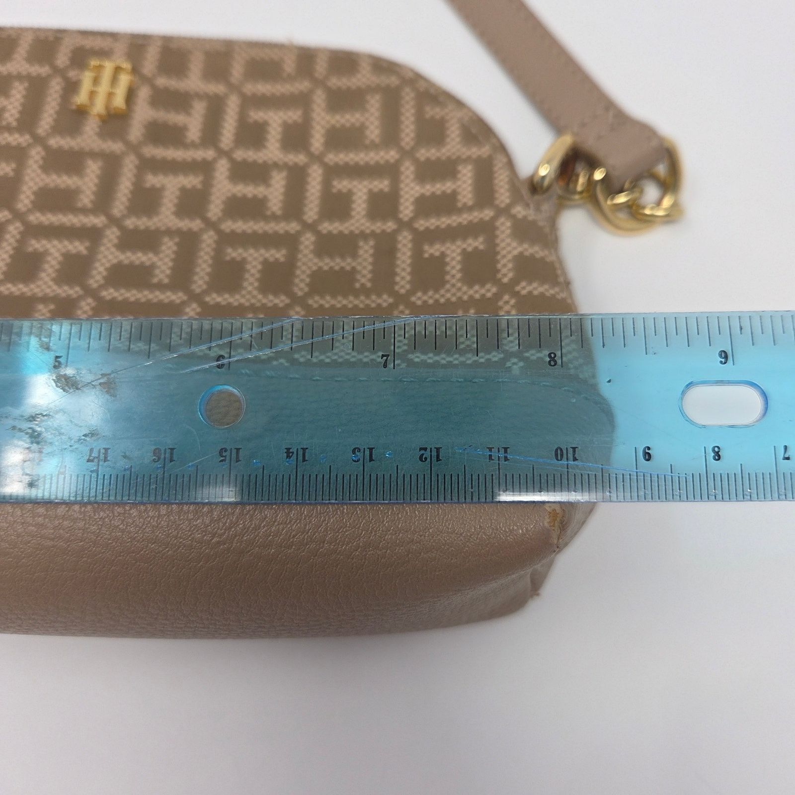 Tommy Hilfiger Tommy Hilfiger Crossbody Square Monogram Tan FLAW Size ONE SIZE - 12 Thumbnail