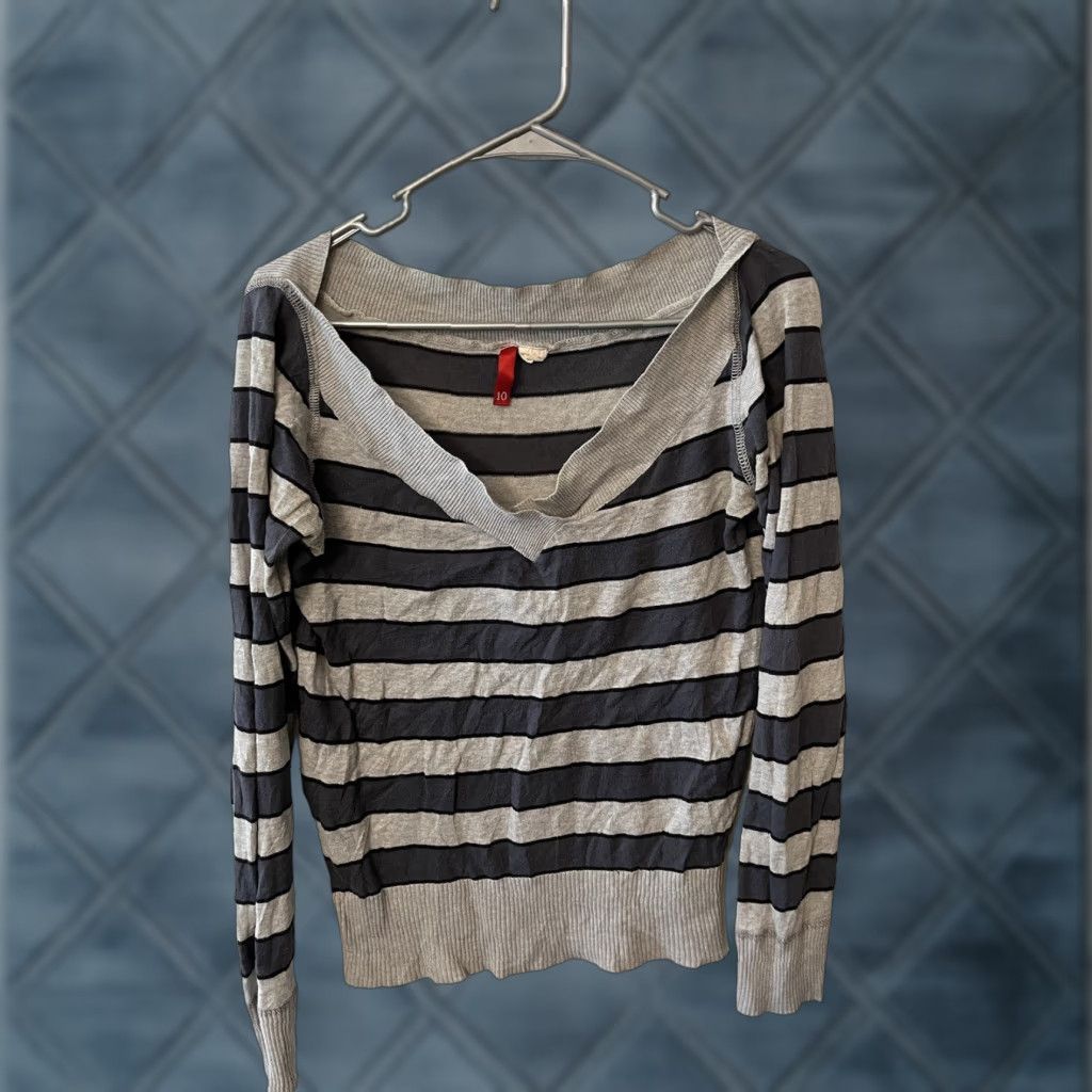 H&M VINTAGE H&M Divided V-Neck Sweater Shirt Women 10 Gray Striped Long Sleeve Pullover Knits 90s Data: Not applicable Size L / US 10 / IT 46 - 1 Thumbnail