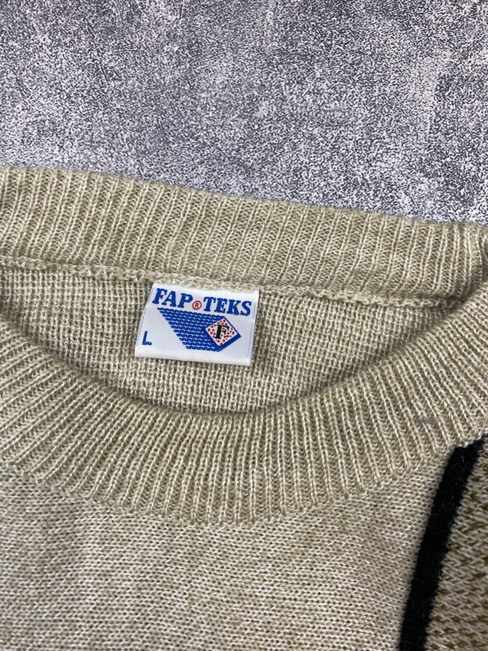 Vintage Vintage Sweater 1990s Knit Striped 3D Knit Button Neck Sweater Size XL Size US L / EU 52-54 / 3 - 8 Thumbnail
