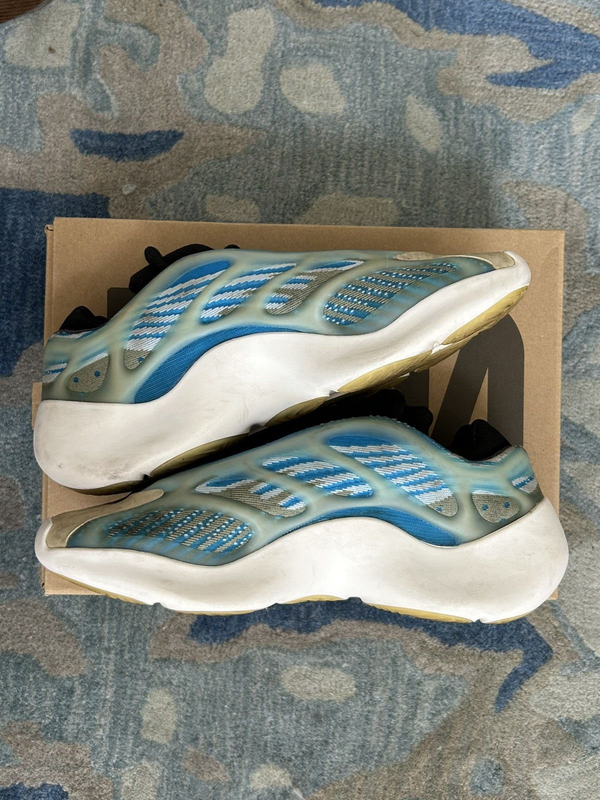 Yeezy Adidas Yeezy 700 v3 Size US 8.5 / EU 41-42 - 4 Thumbnail