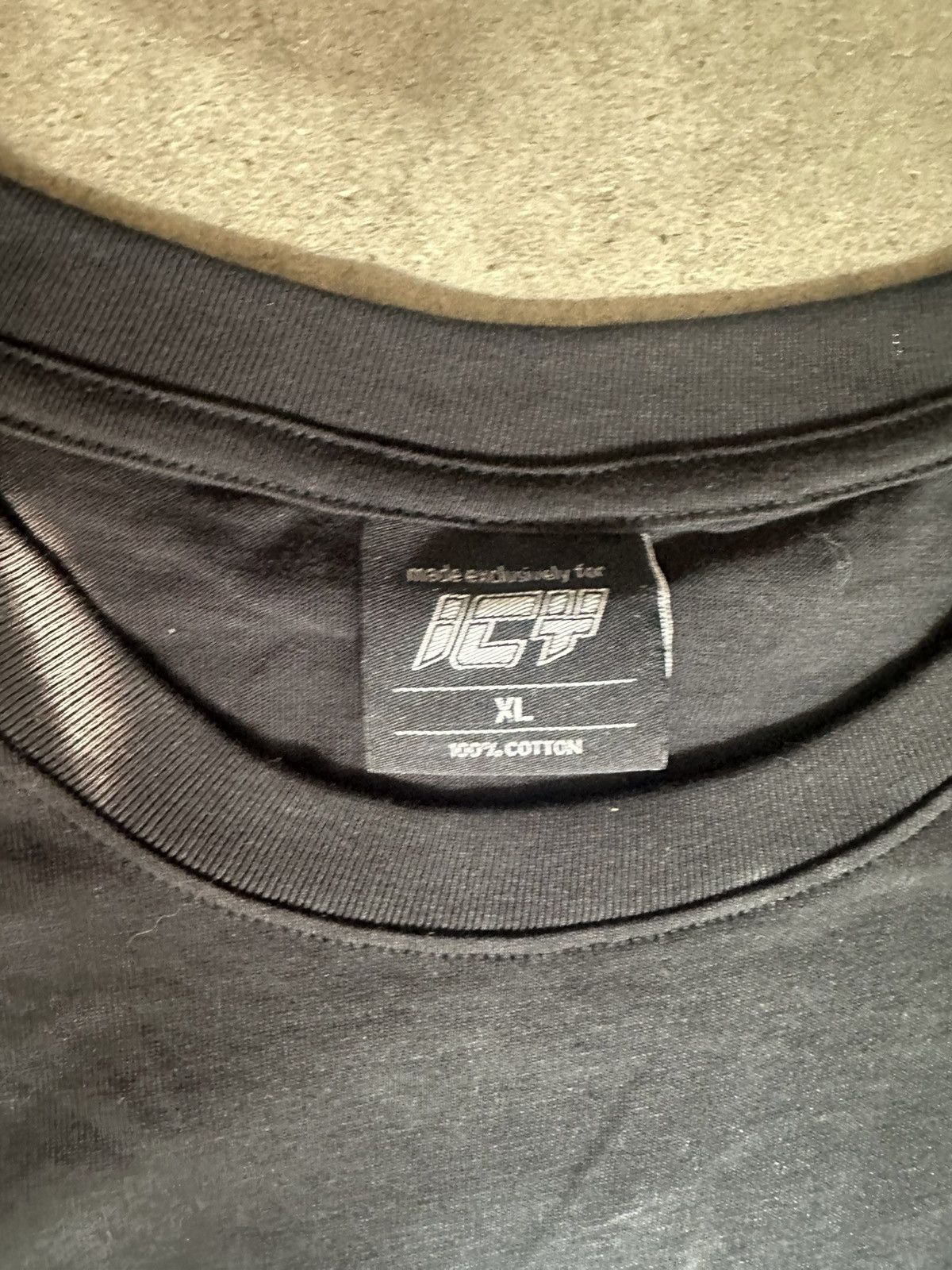 Other Icy Brand: Kanye West Vultures Tee Size US XL / EU 56 / 4 - 3 Thumbnail