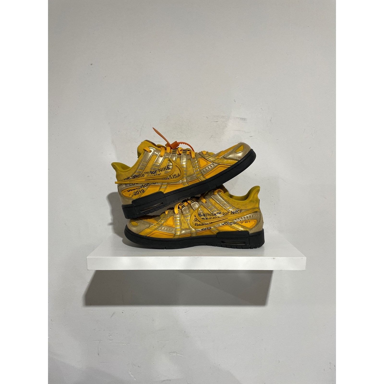 Nike NIKE RUBBER DUNK OFF-WHITE UNIVERSITY GOLD SZ 9.5 PREOWNED Size US 9.5 / EU 42-43 - 2 Thumbnail