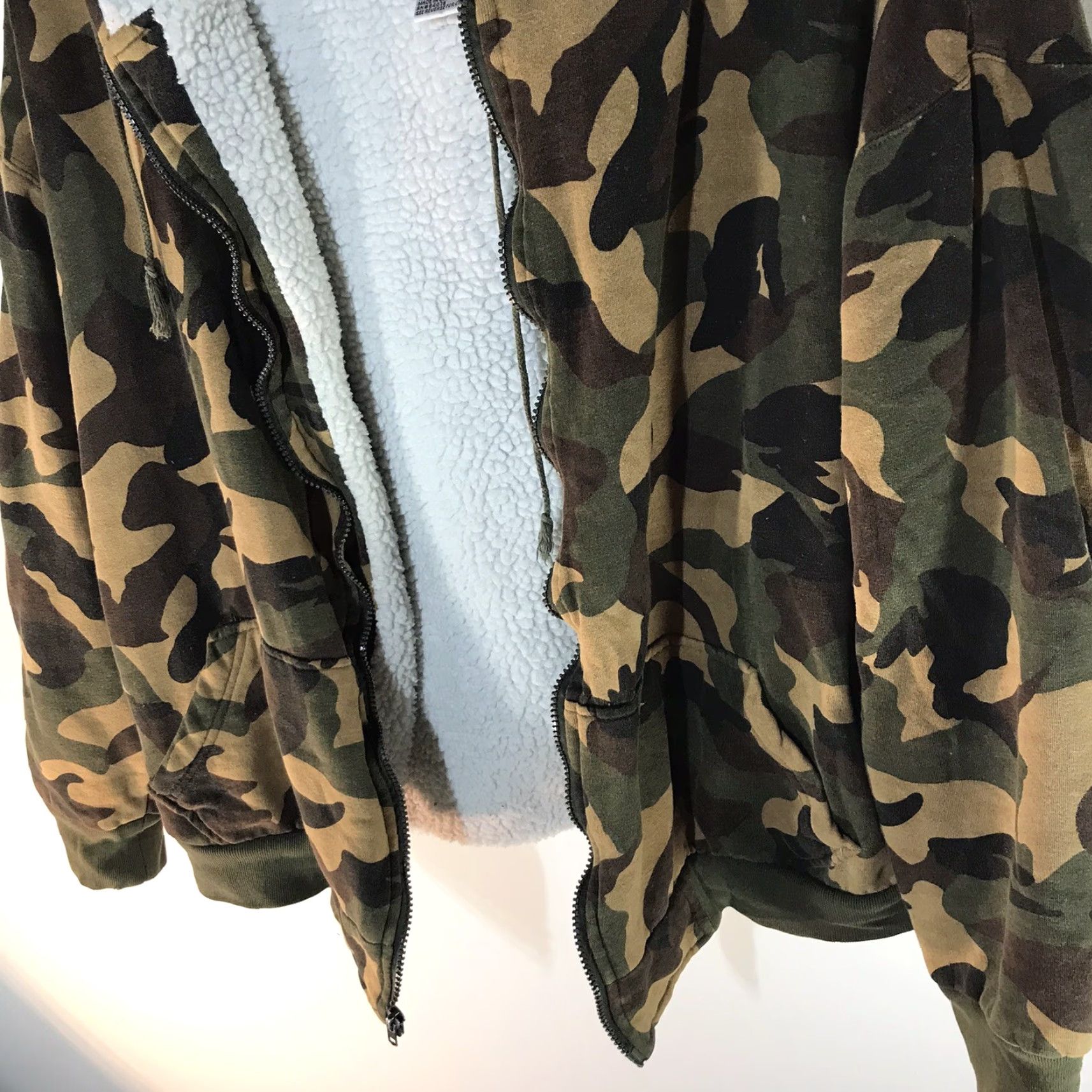 Vintage Michelle Louise Camo Sherpa Lined Full Zip Hooded Jacket Mens Size L Size US L / EU 52-54 / 3 - 3 Thumbnail