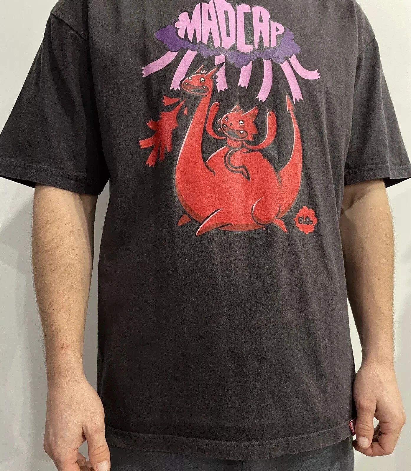 Vintage VINTAGE 2000s MADCAP T-SHIRT MENS DRAGONS Bloke Retro FADED Size US L / EU 52-54 / 3 - 4 Thumbnail