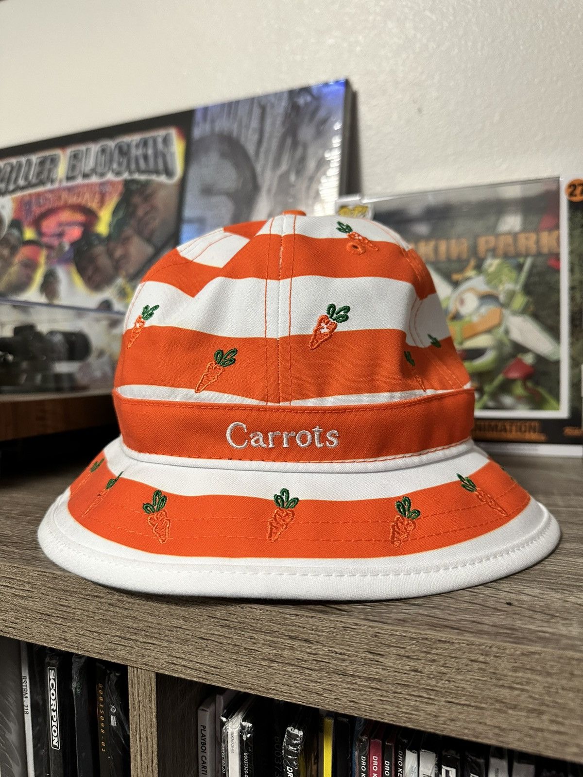 Carrots by Anwar Carrots × New Era New era x carrots bucket hat Size 34 - 1 Thumbnail