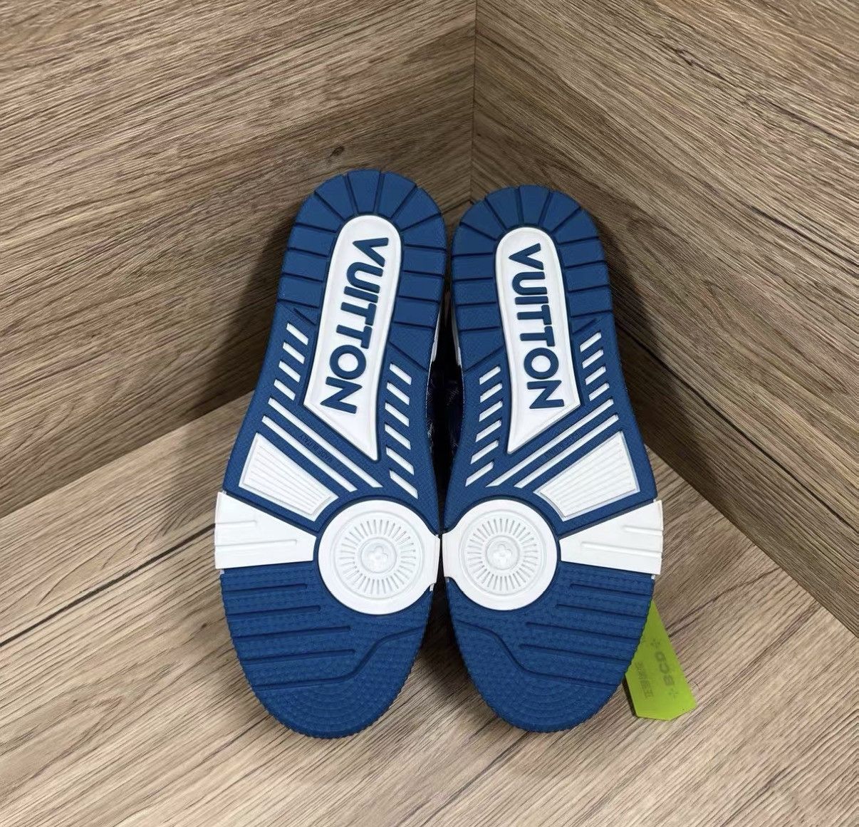 Louis Vuitton Louis Vuitton Trainer White & Blue Denim Sneakers J41 Size US 7 / IT 37 - 6 Thumbnail