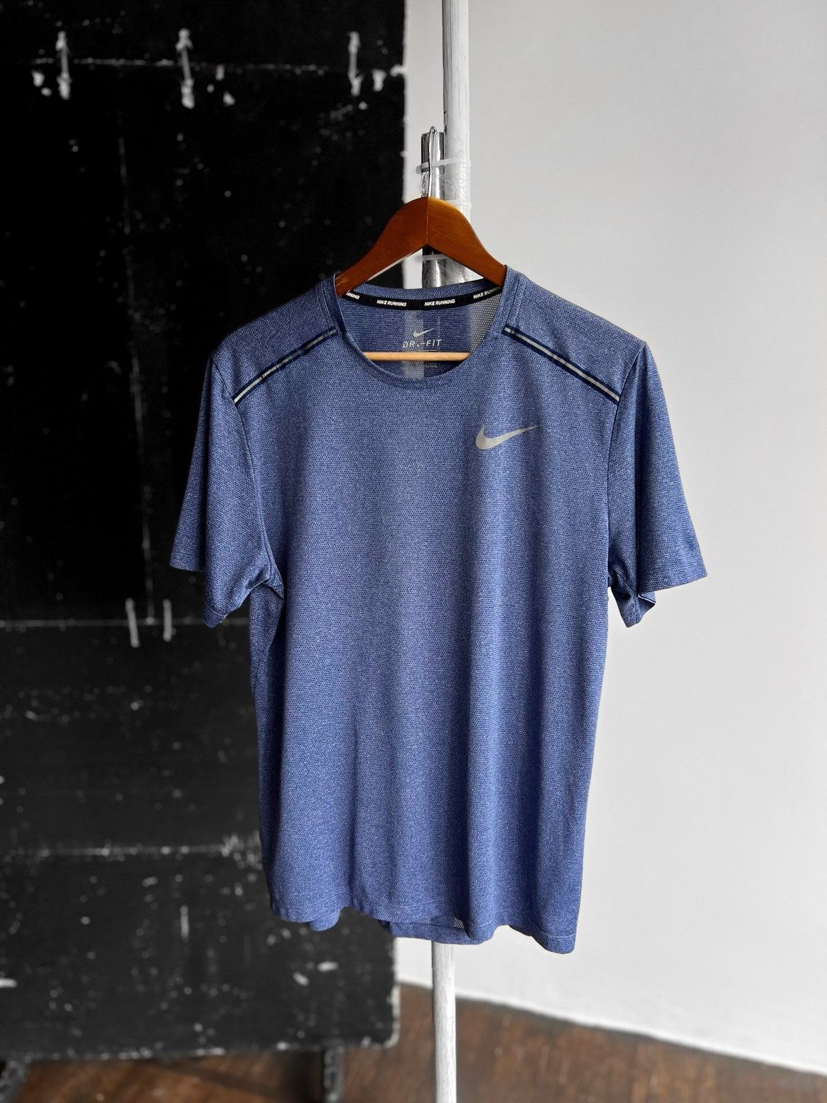 Nike Nike Running Mens Dri-FIT Blue Sport T-Shirt Swoosh Size US M / EU 48-50 / 2 - 1 Thumbnail