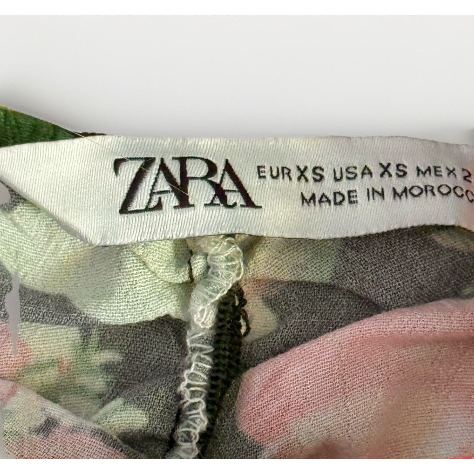 Zara Zara Women Black Floral 3/4 Sleeve Crop Blouse Top Size XS Size XS / US 0-2 / IT 36-38 - 3 Thumbnail