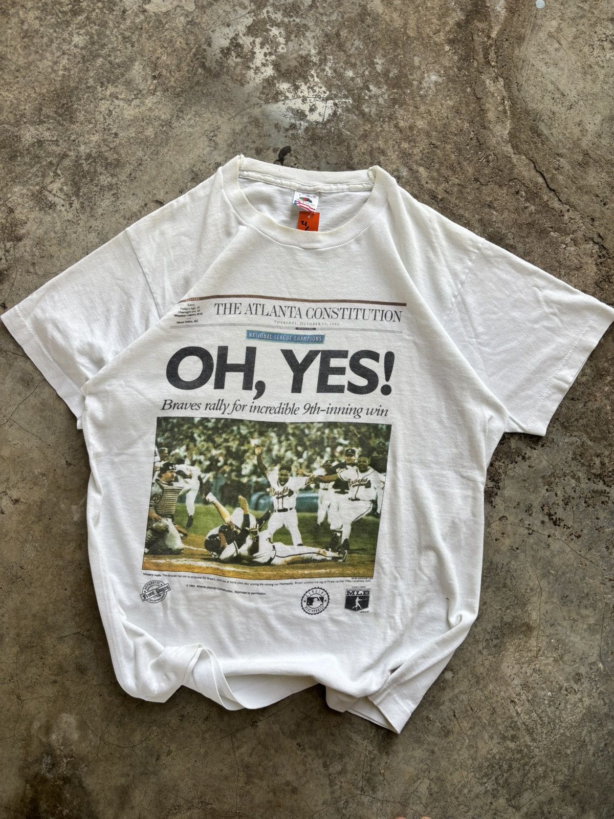 MLB × Vintage Vintage 1992 MLB Atlanta Braves Newspaper shirt Size US M / EU 48-50 / 2 - 1 Thumbnail