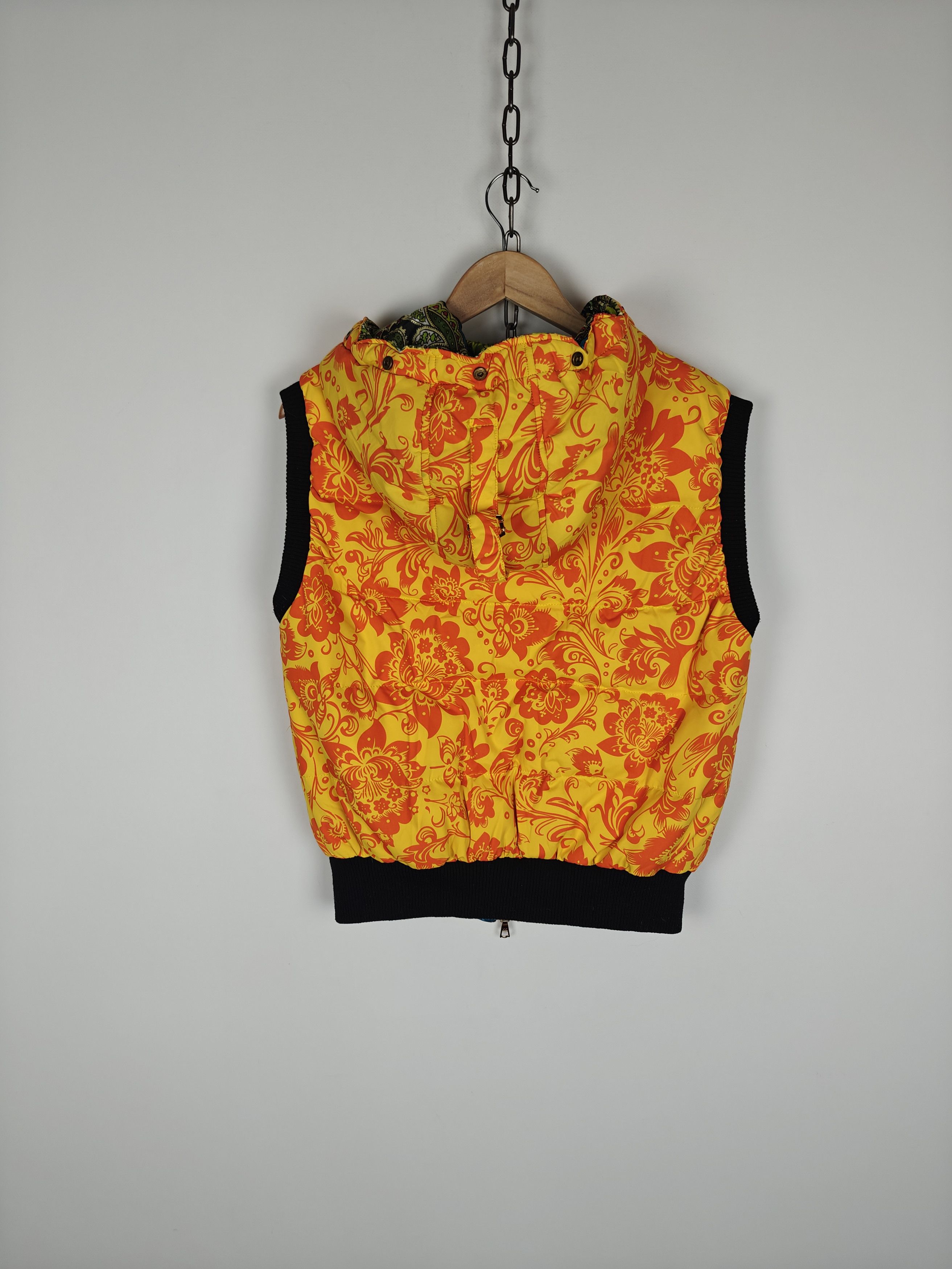 Denis Simachev Grail! Denis Simachev Vest Jacket Puffer Hooded size M Size US M / EU 48-50 / 2 - 8 Thumbnail