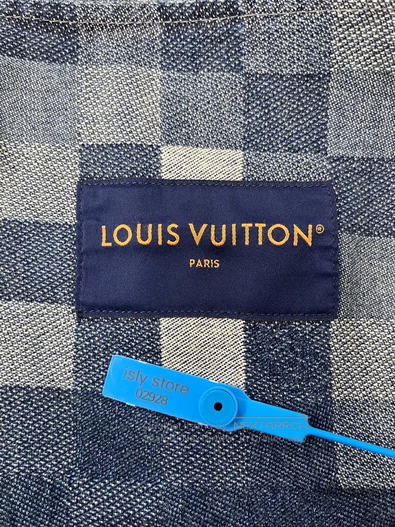 Louis Vuitton Louis Vuitton Mosaic printed lapel, single-breasted, long- Size US S / EU 44-46 / 1 - 4 Thumbnail