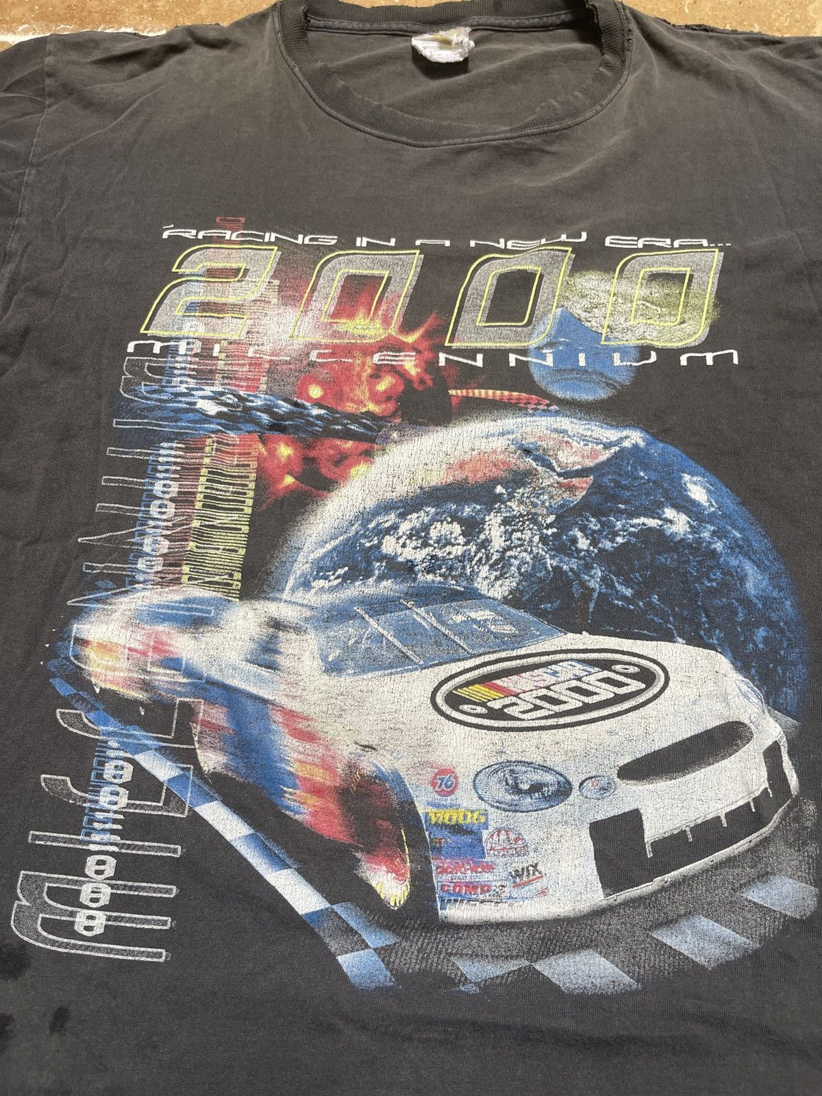 Vintage Distressed 2000s NASCAR racing tee Size US L / EU 52-54 / 3 - 1 Thumbnail