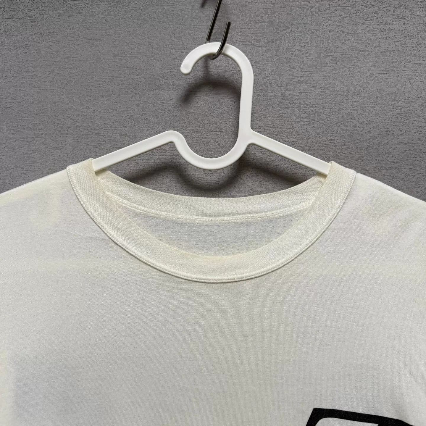 Louis Vuitton LV Inverted Logo Print Pocket White L 98 New T-Shirt Size US L / EU 52-54 / 3 - 2 Thumbnail