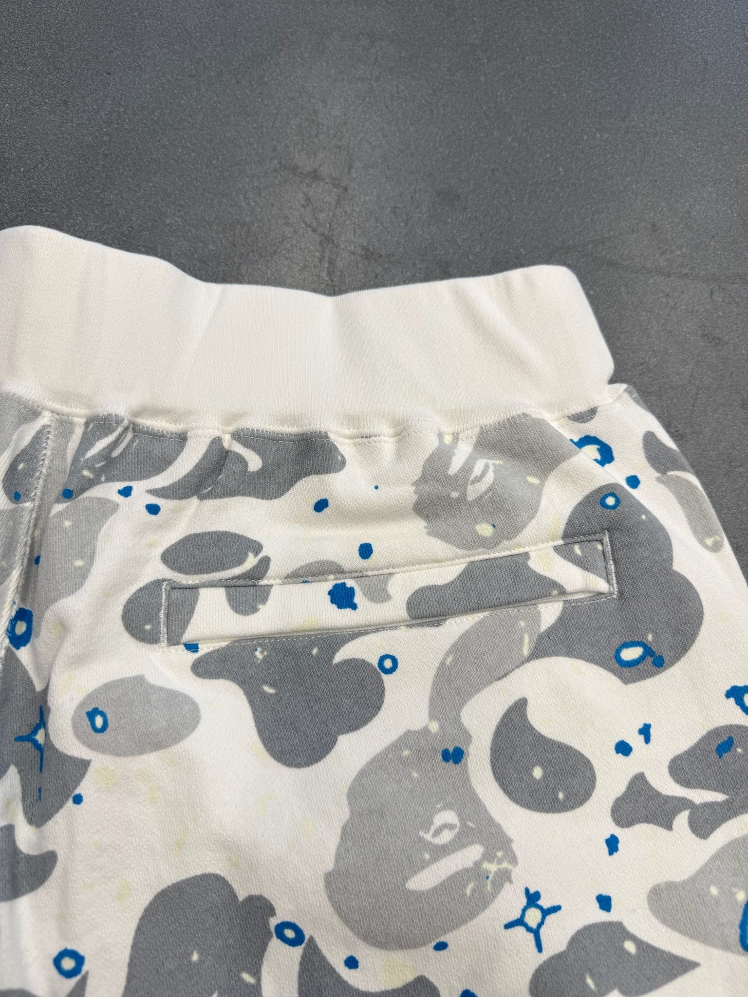 Bape SS20 A Bathing Ape Bape Space Camo Wide Sweatshort - White Size US 38 / EU 54 - 11 Thumbnail