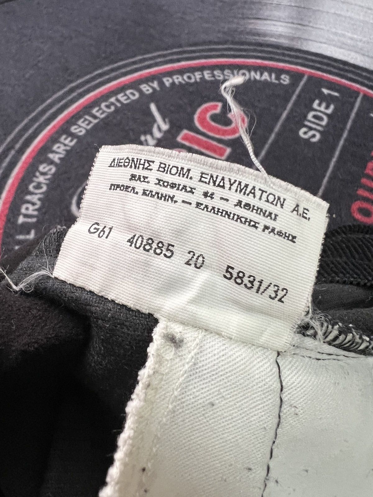 Levi's × Vintage Vintage Levis rare velvet black mini skirt Size 32" / US 10 / IT 46 - 4 Thumbnail