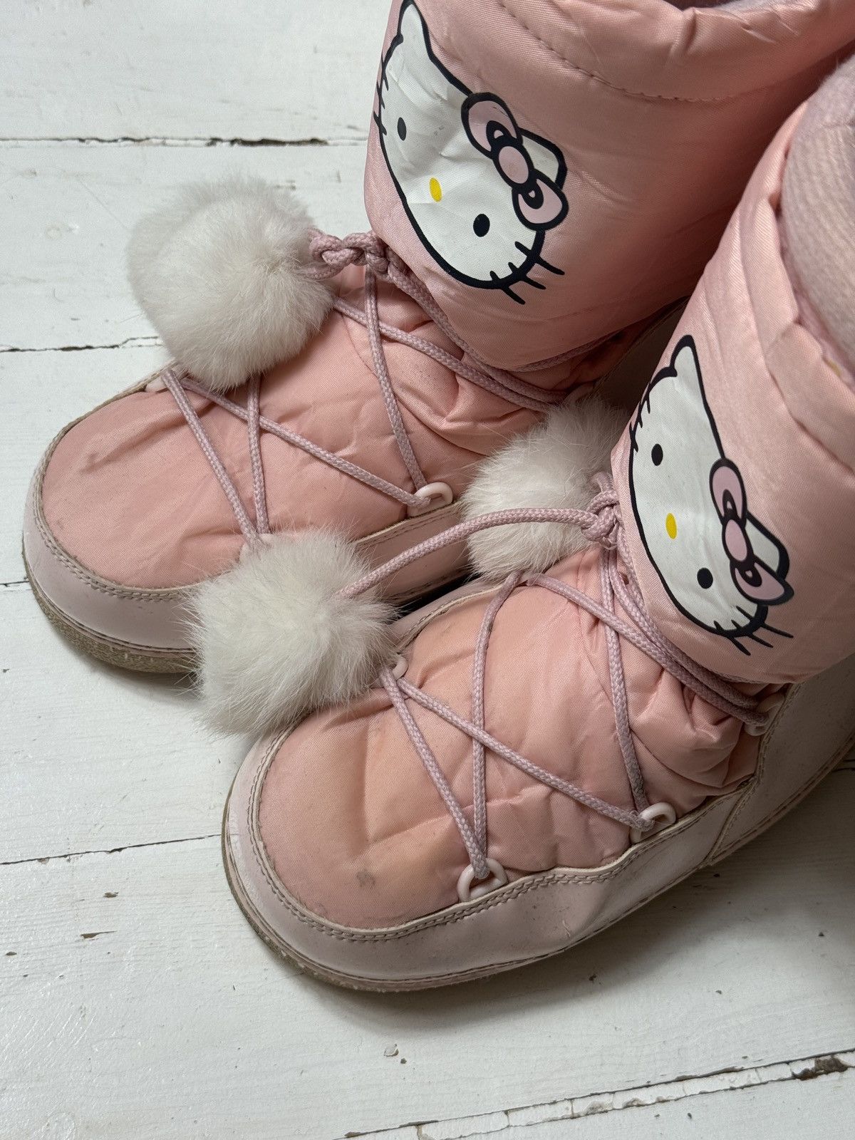 Cartoon Network VINTAGE HELLO KITTY 2000s MOON BOOTS UNT Size US 7 / IT 37 - 4 Thumbnail