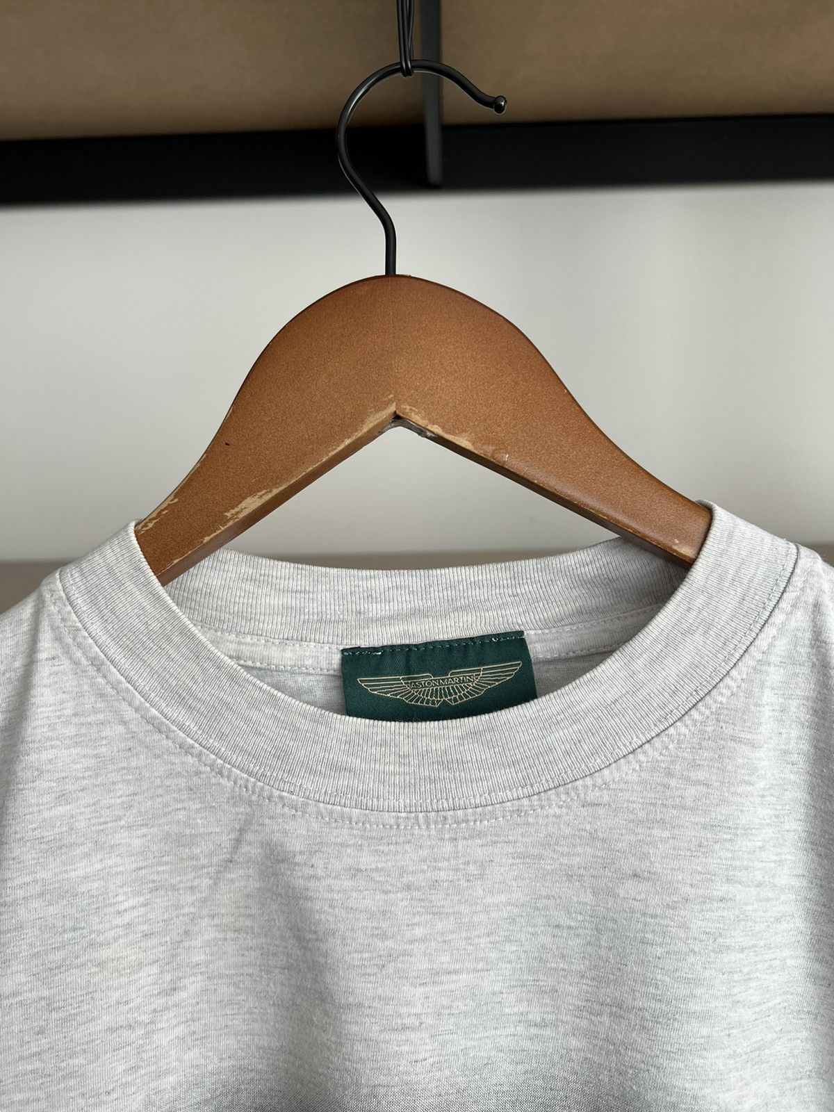 Vintage Vintage 90s Aston Martin DB7 Vantage Cars Gray T-shirt Size US L / EU 52-54 / 3 - 11 Thumbnail