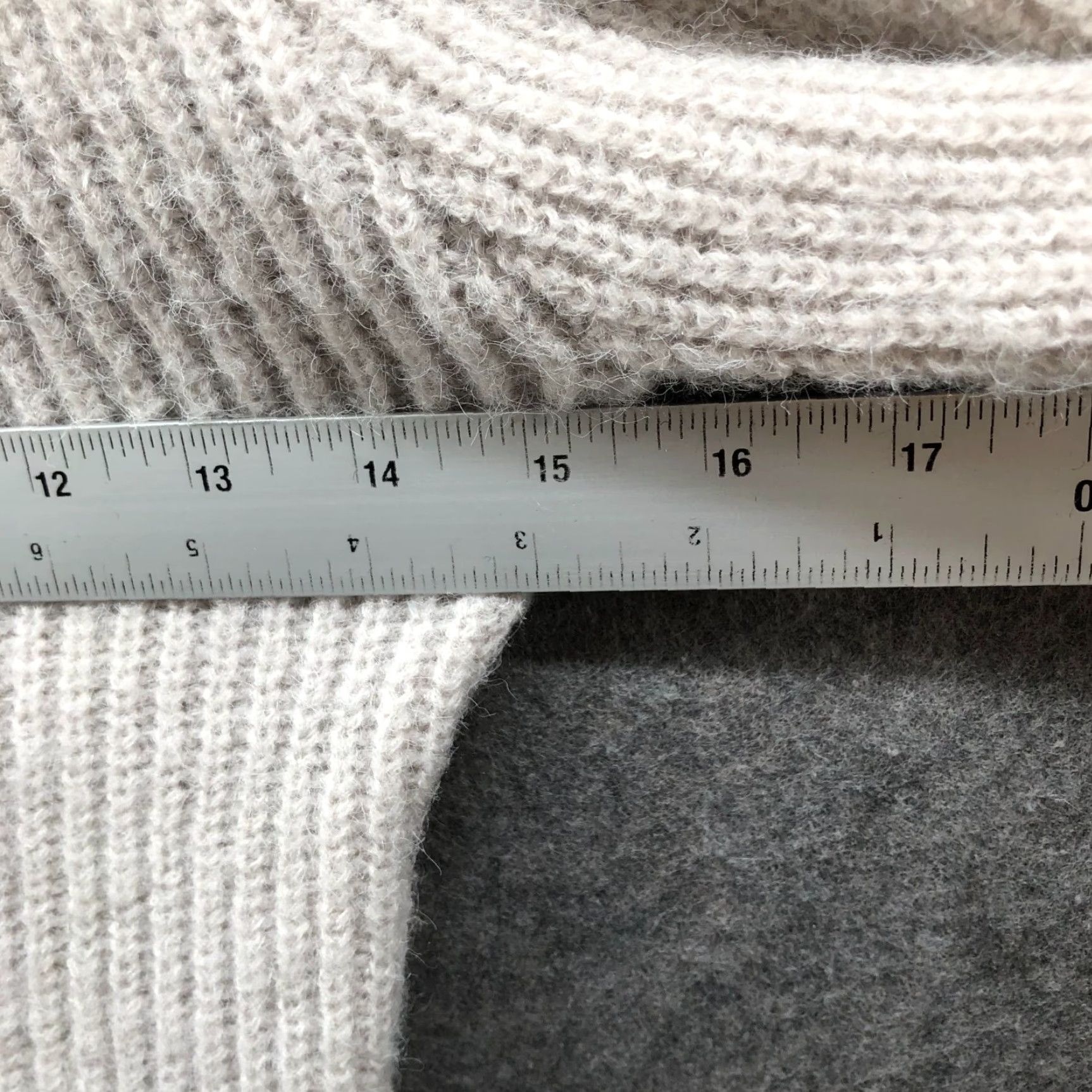 Zara Zara Sweater Womens S Crewneck Ivory Fitted Ribbed Fuzzy Knit Pullover Split Hem Slim Knit Long Sleeve Vintage No Size S / US 4 / IT 40 - 7 Thumbnail