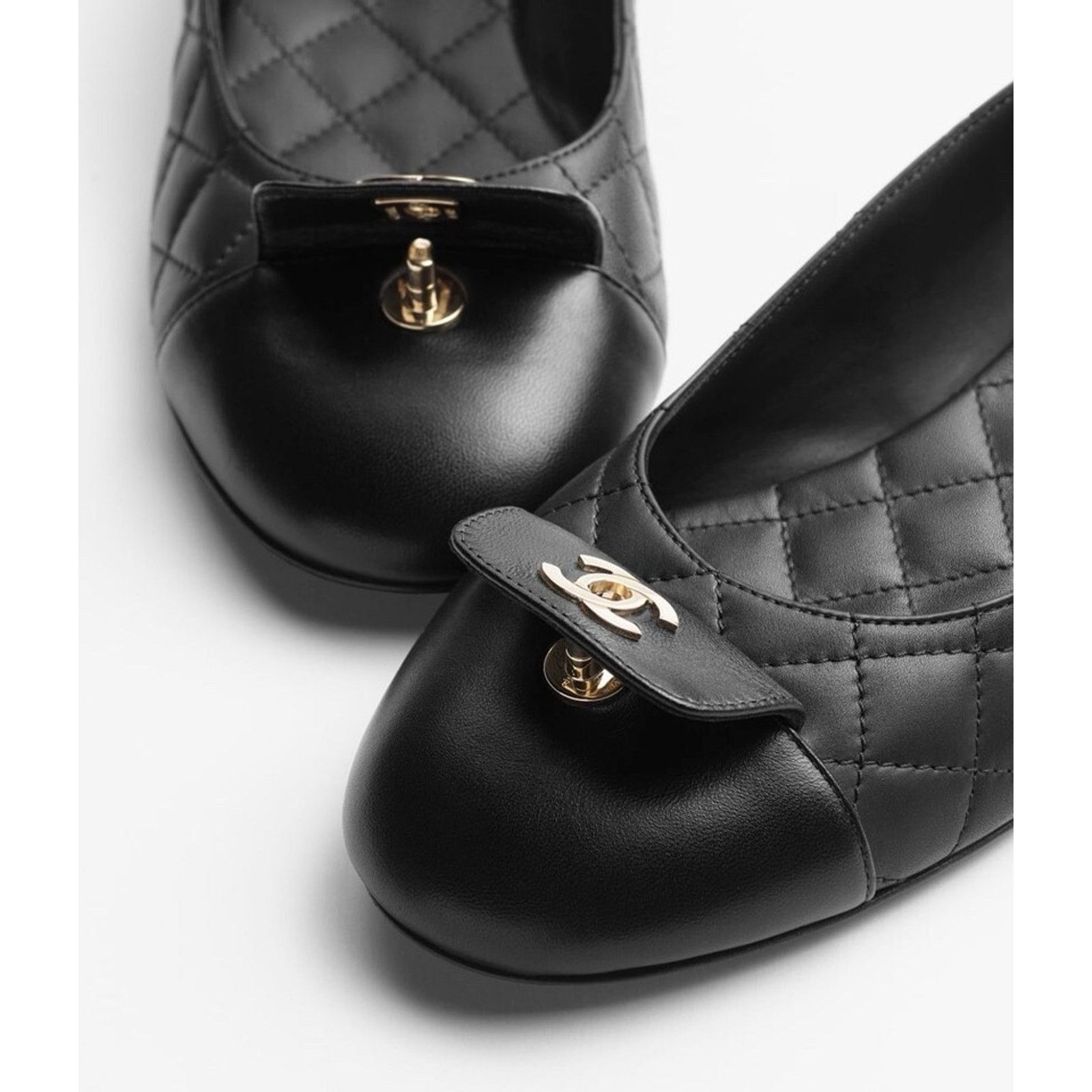 Chanel Chanel 23A Black Lambskin Leather Turnlock CC Quilted Size US 7 / IT 37 - 6 Thumbnail