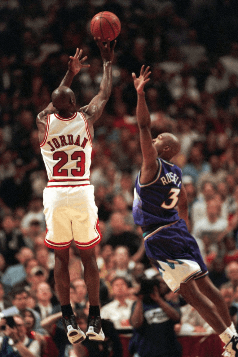 Jordan Brand Vintage NIKE OG 1997 Baby Jordan AIR XII 12 Playoff 7,5 Size US 5 / EU 37 - 22 Thumbnail