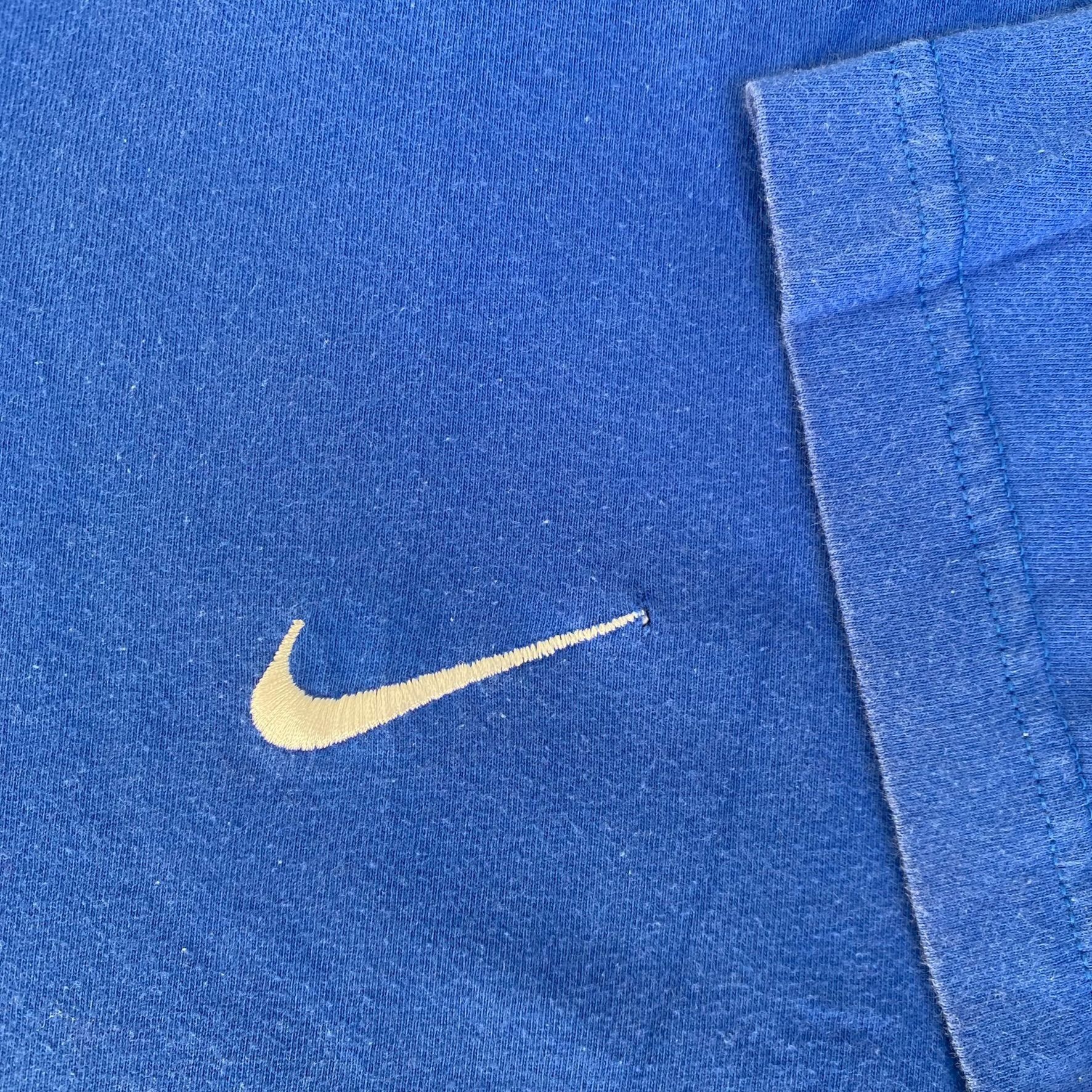 Nike Vintage Y2K Nike Logo Shirt Off Center Swoosh Athletic Tee Size US XL / EU 56 / 4 - 3 Thumbnail