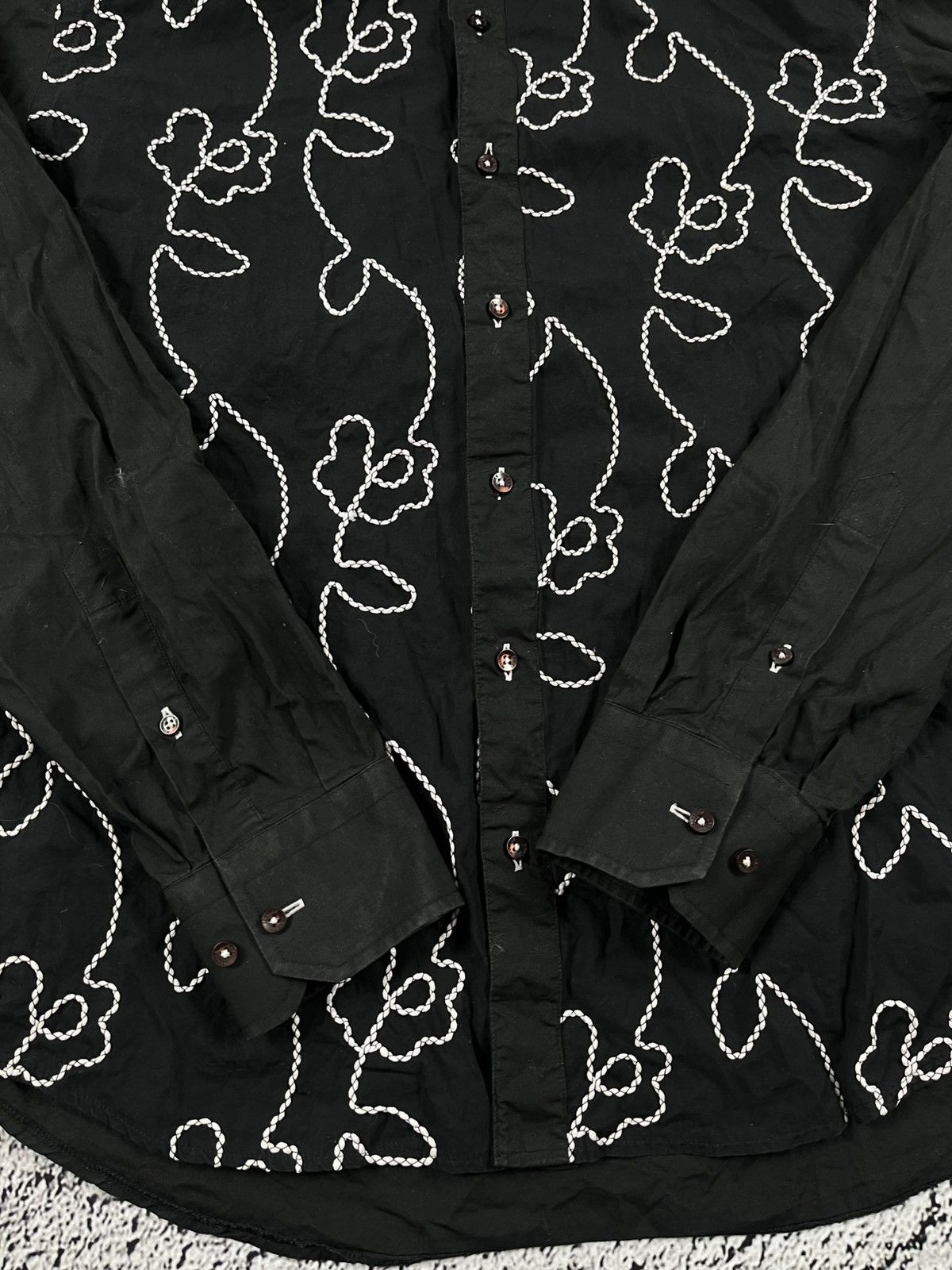 Vintage Vintage Y2K floral embroidered shirt western luxury size M Size US M / EU 48-50 / 2 - 3 Thumbnail