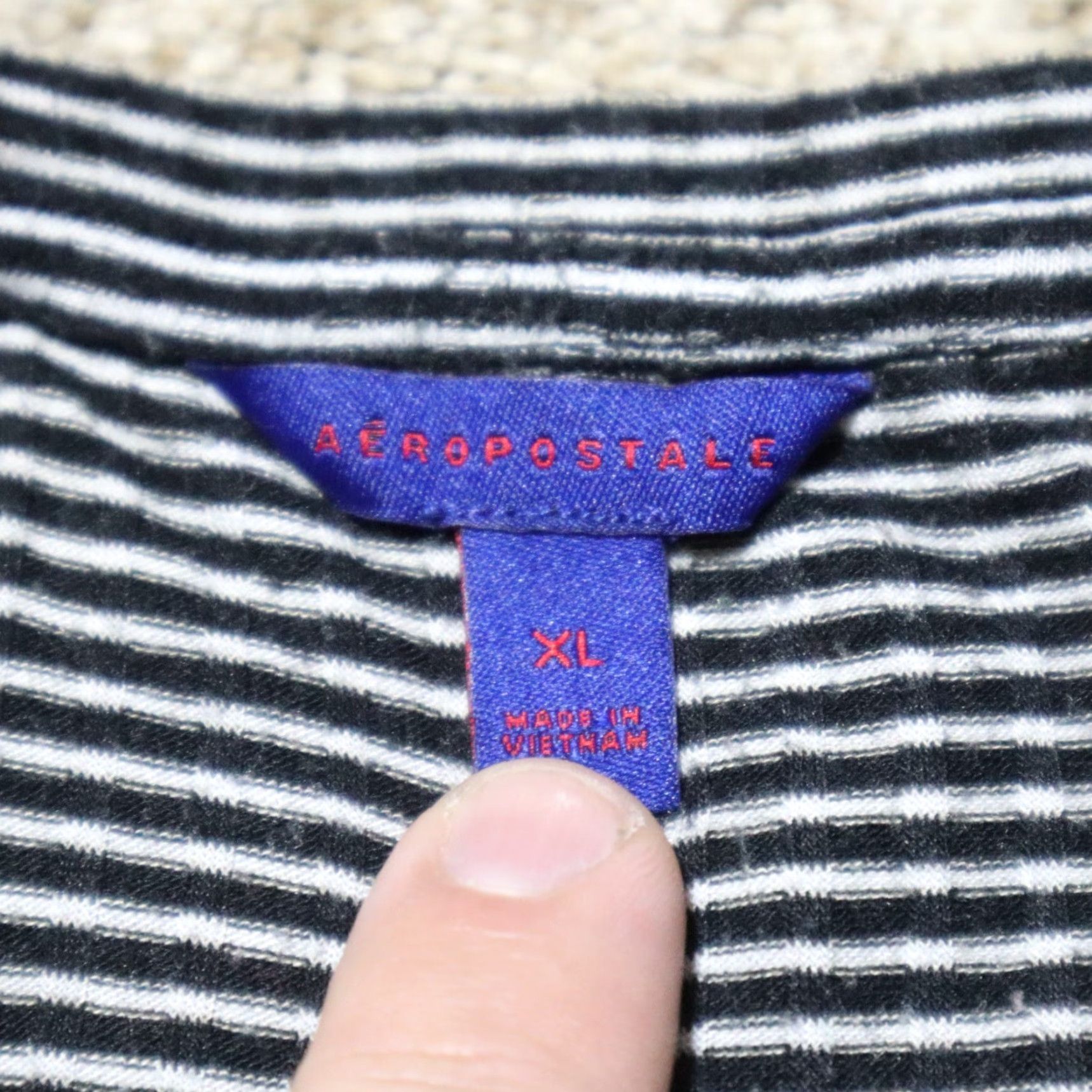 Vintage Aéropostale Shirt Cropped Long Sleeve Black White Striped Scoop Neck Women XL Size XL / US 12-14 / IT 48-50 - 3 Thumbnail