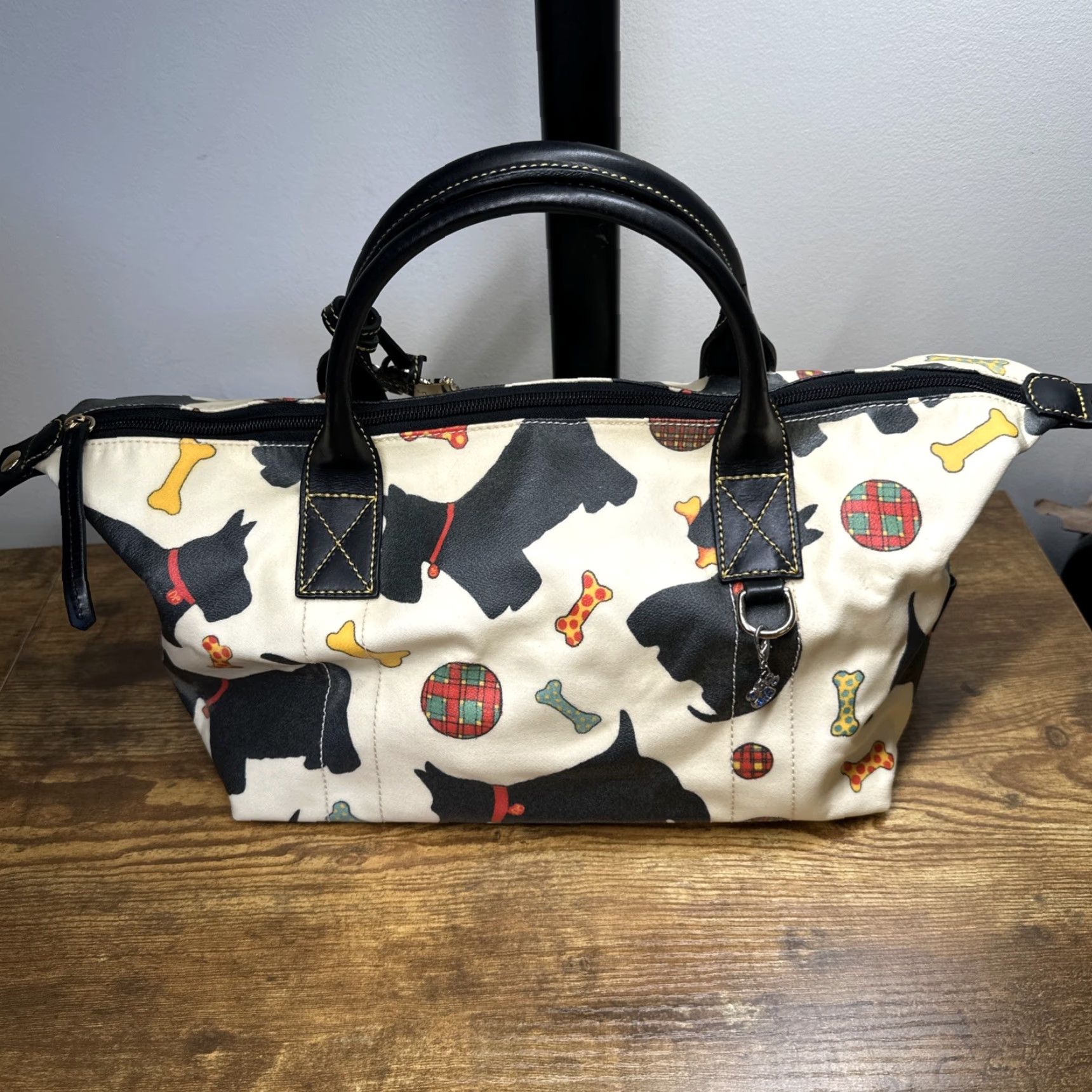 Dooney & Bourke Dooney & Bourke Scottie Dog Tote Duffle Bag Coated Canvas White Black Gold Hardware Wallet Medium Womens Bag Charm Zip Closure Size M / US 6-8 / IT 42-44 - 6 Thumbnail