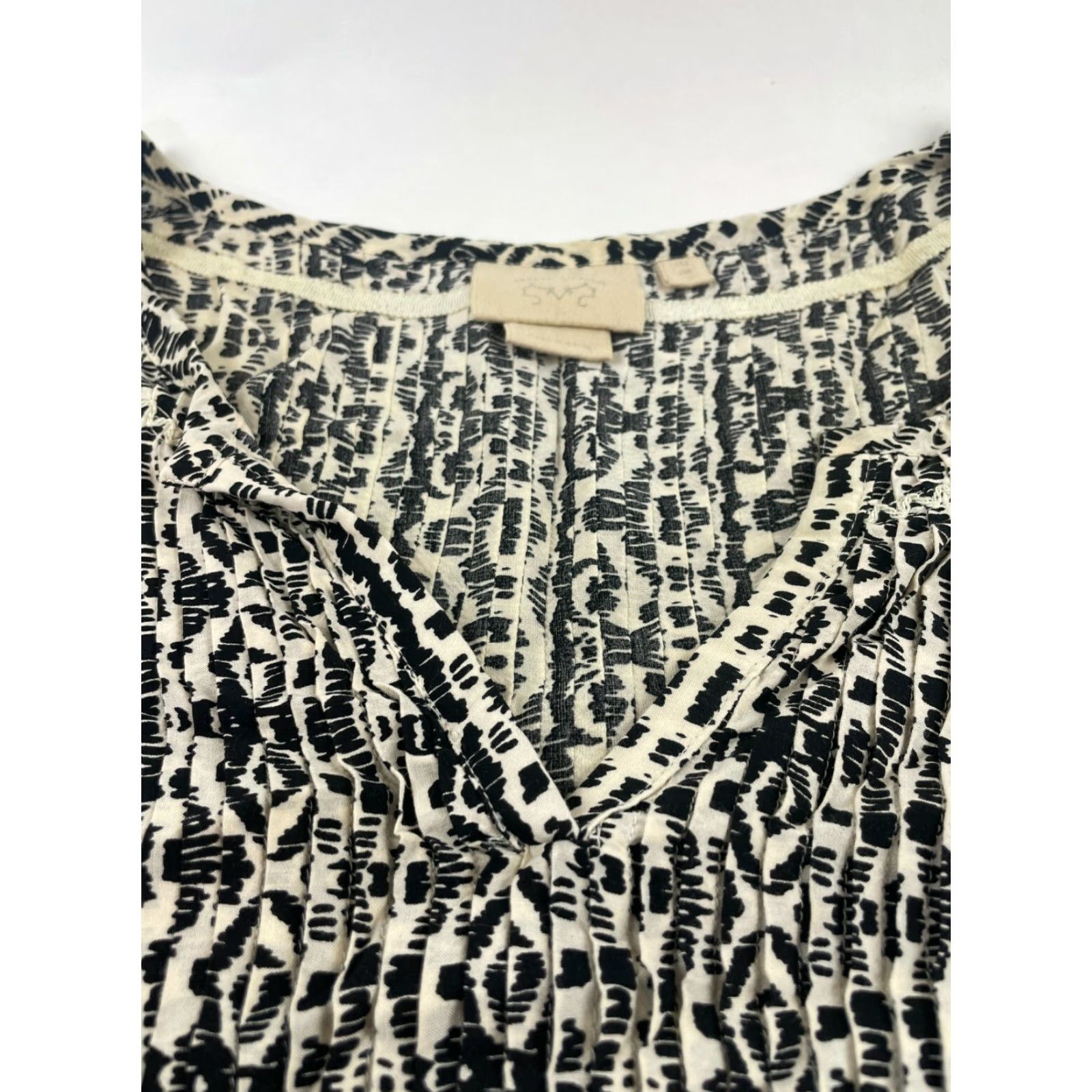Vintage Vanessa Virginia Tunic Blouse Women's Size Small Long Sleeve V-Neck Black Tan Shirts/Blouse Womens Small V-Neck Tunic Size S / US 4 / IT 40 - 4 Thumbnail