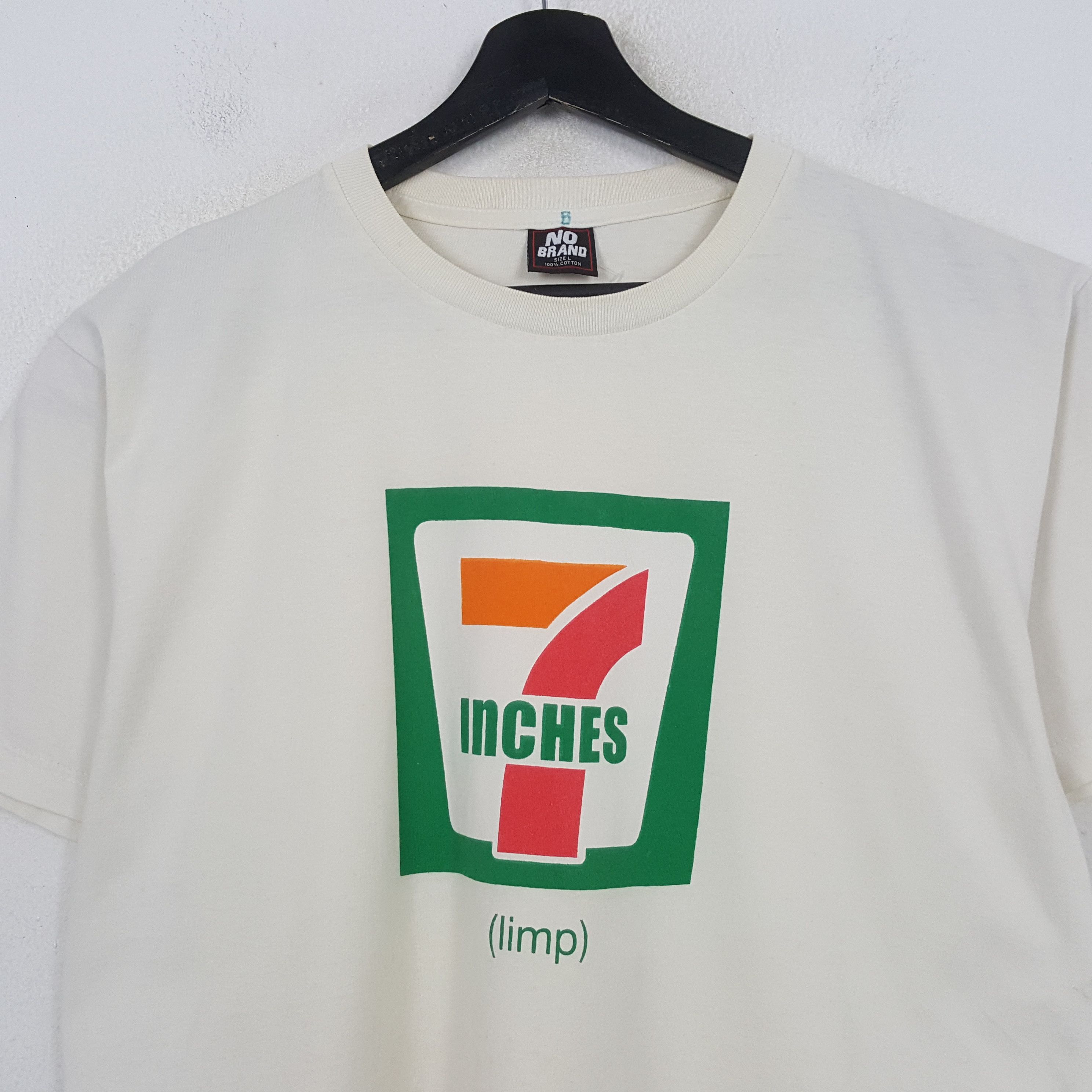 Vintage 7 Inches Parody 7 Eleven Style Tshirt C299N33 Size US M / EU 48-50 / 2 - 2 Thumbnail