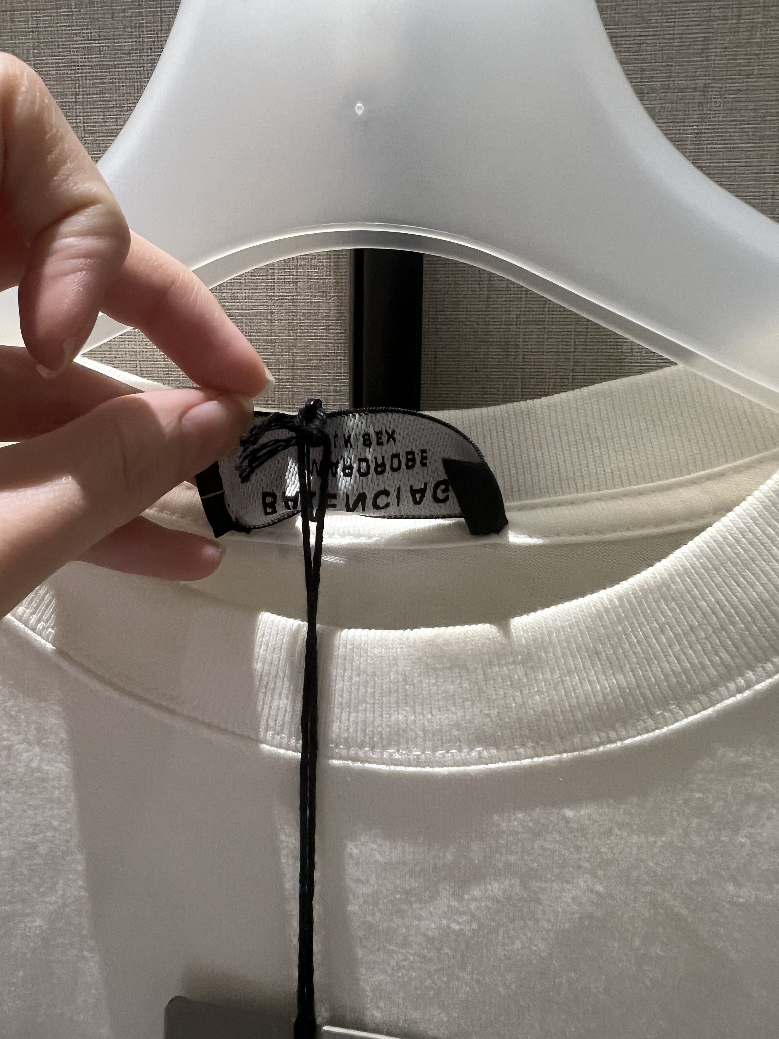 Balenciaga Balenciaga Logo Vintage White T Shirt Size US S / EU 44-46 / 1 - 4 Thumbnail