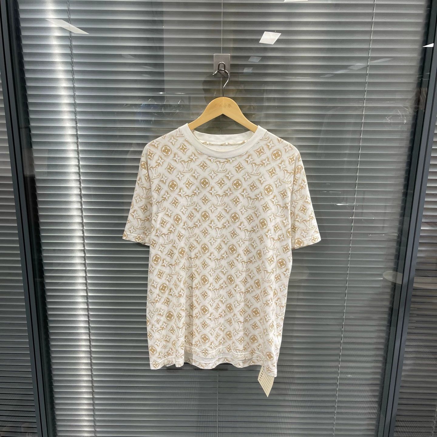Louis Vuitton LV Cappuccino Allover Print Short Sleeve L mint Size US L / EU 52-54 / 3 - 1 Thumbnail