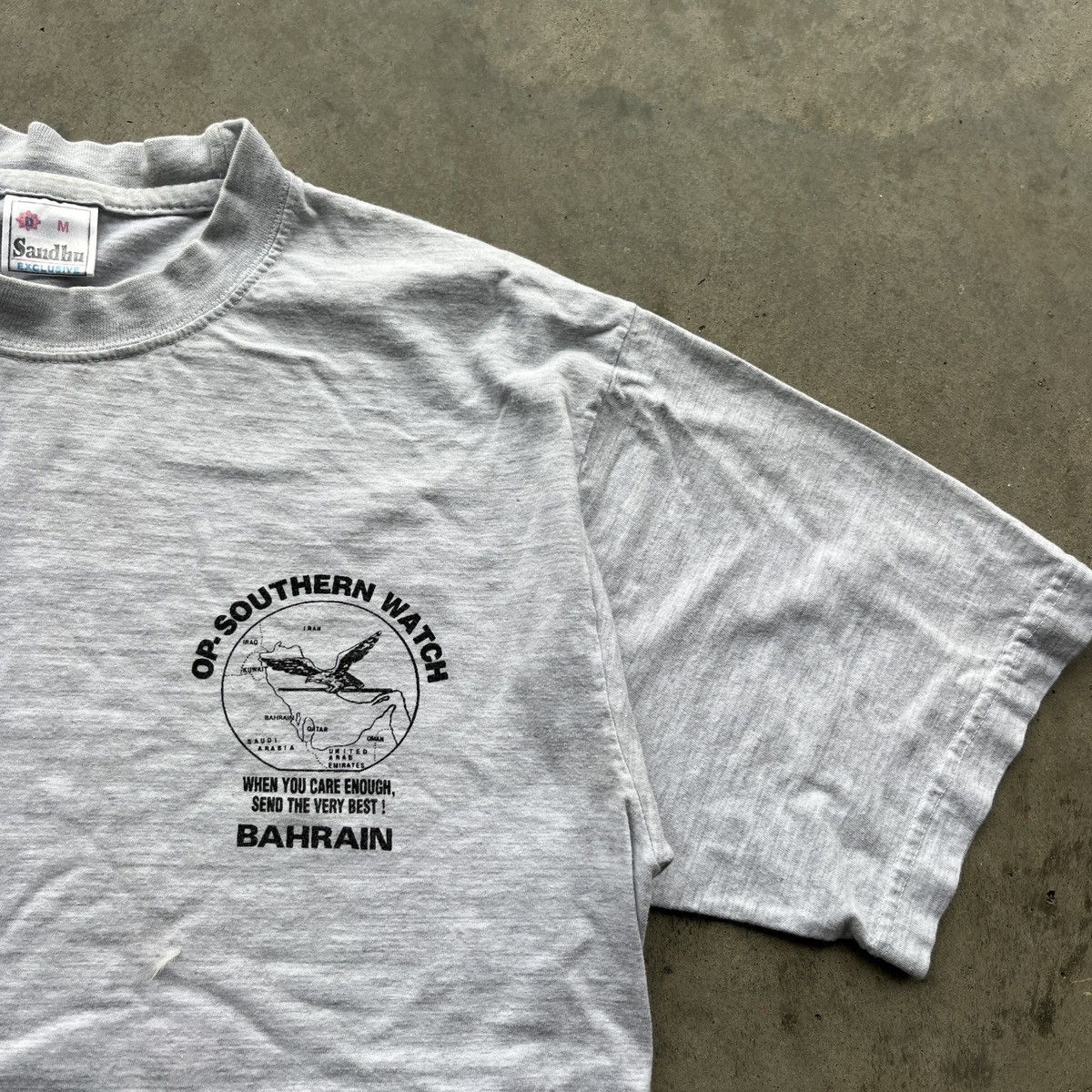 Vintage Vintage Bahrain Anti-Terrorism Operations Tee Size US M / EU 48-50 / 2 - 4 Thumbnail