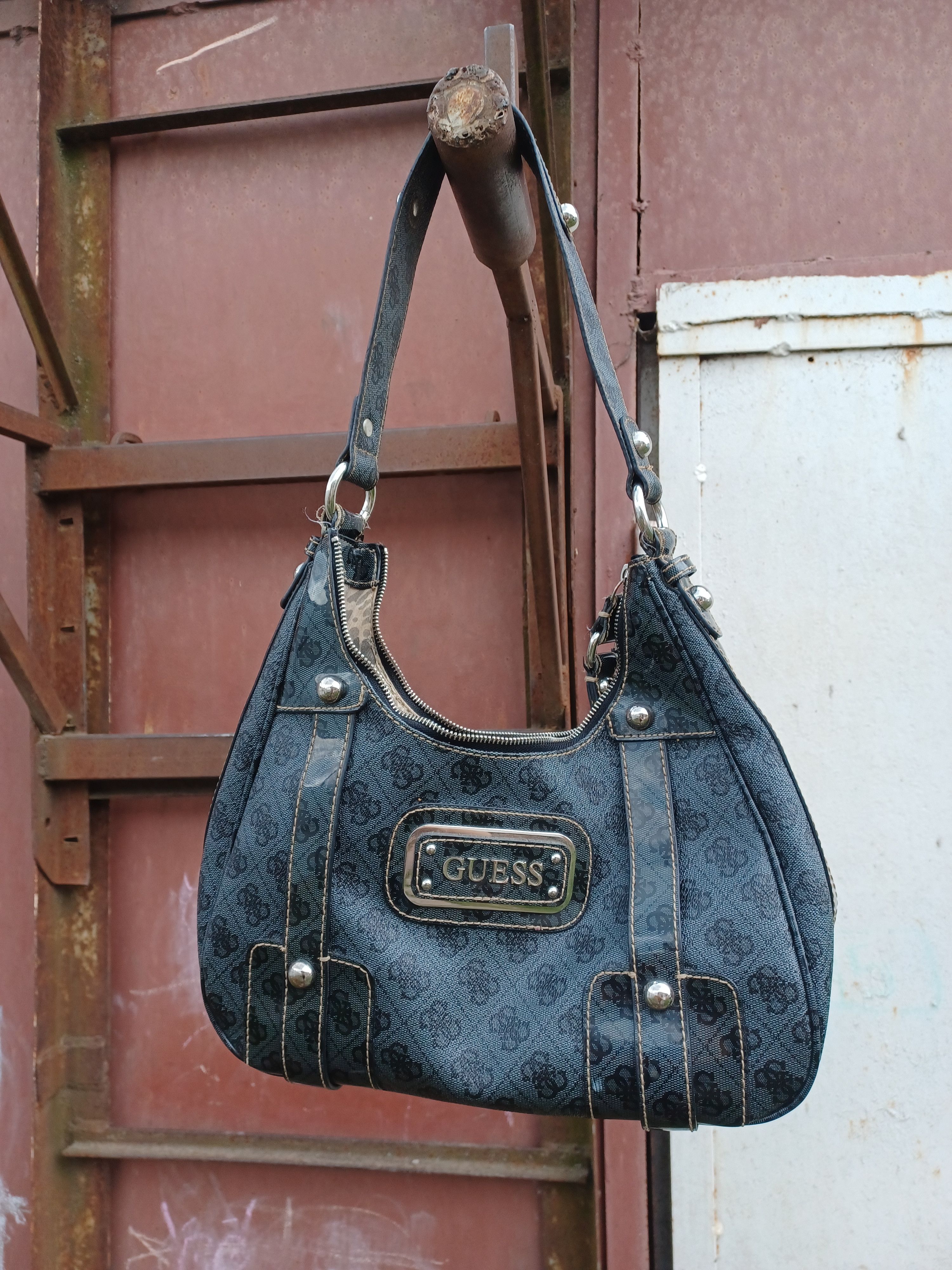 Guess Vintage y2k Guess Monogram Bag Size ONE SIZE - 1 Thumbnail