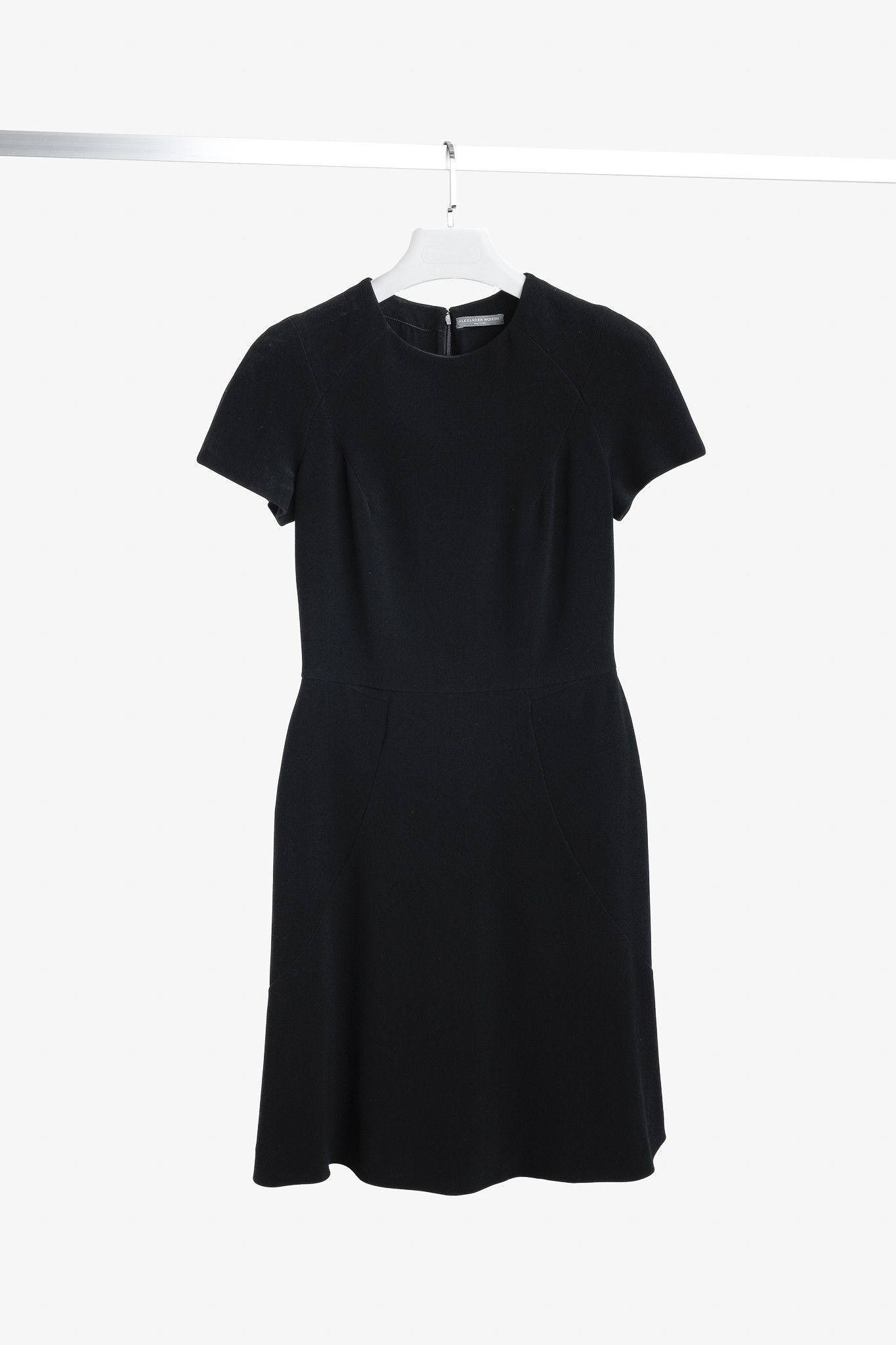 Alexander McQueen Alexander McQueen PF/16 Cady Short-Sleeve Knee-Length Dress Size M / US 6-8 / IT 42-44 - 1 Thumbnail