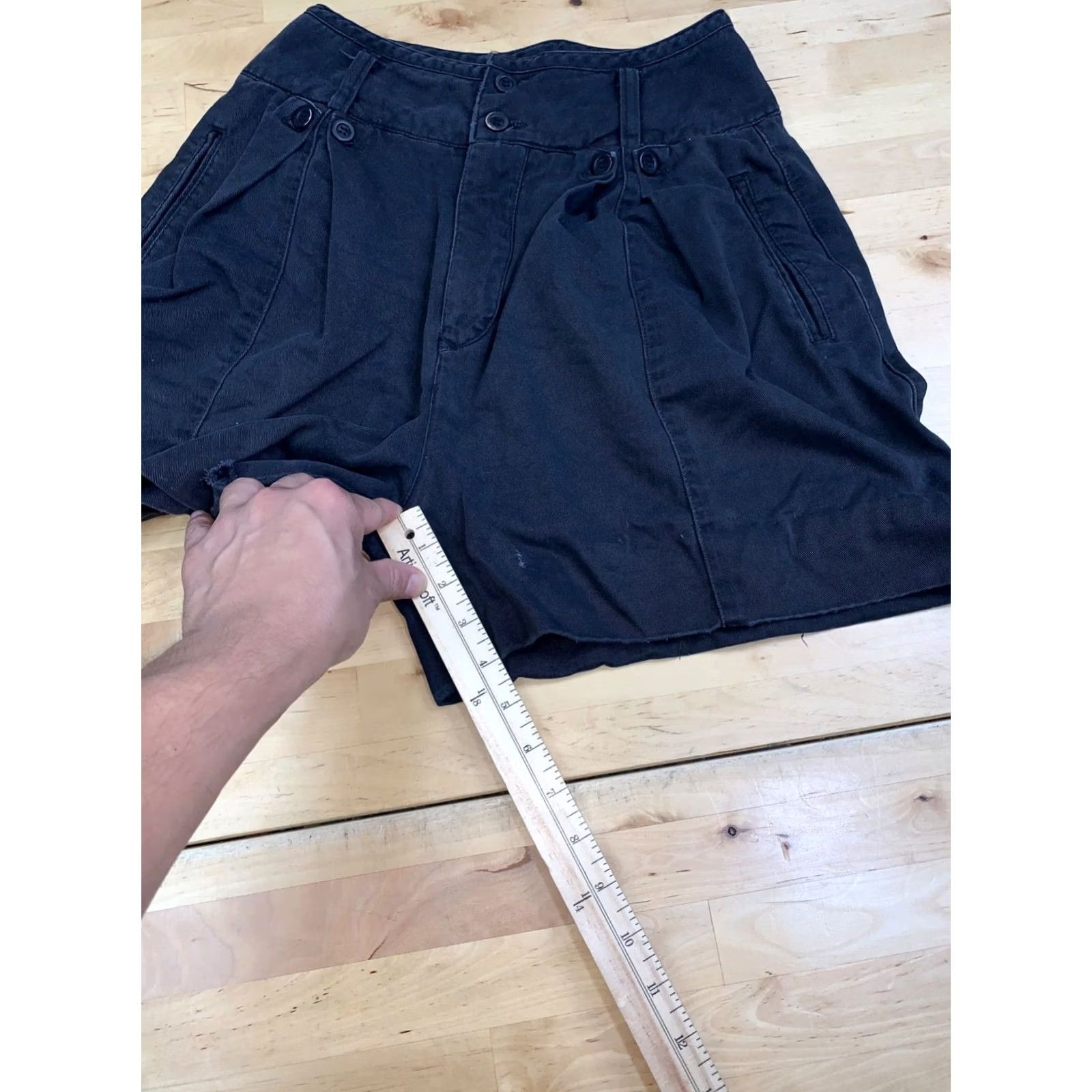 Chaco VINTAGE High Waisted Bermuda Shorts Women 8 Black Pleated 90s Casual Chac Size 30" / US 8 / IT 44 - 7 Thumbnail