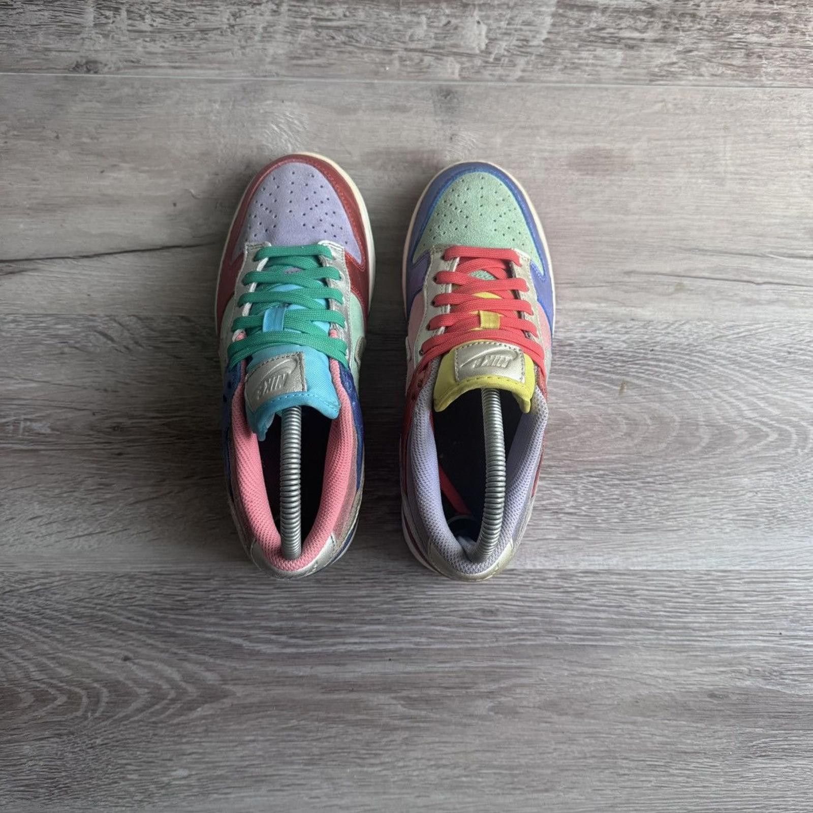 Nike NIKE • Dunk Low "Sunset Pulse" (5.5M) Size US 5.5 / EU 38 - 10 Thumbnail
