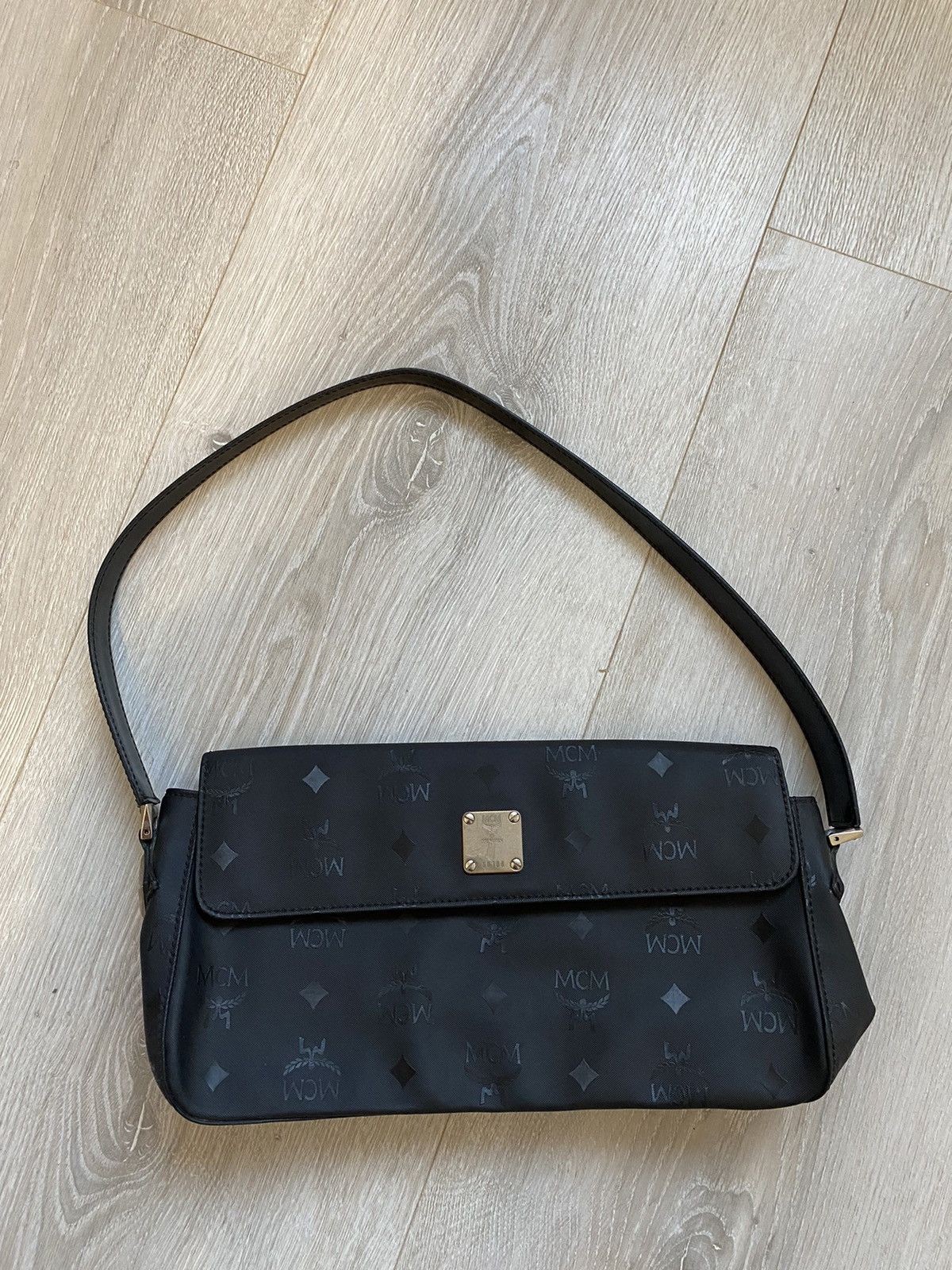 mcm baguette bag