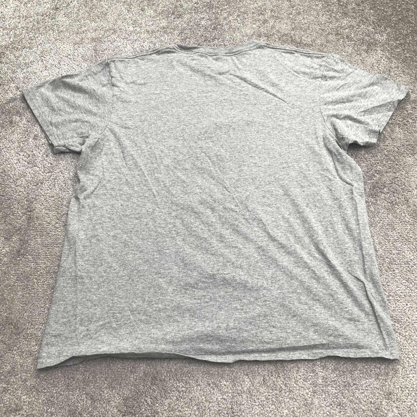 Disney Disney Minnie Mouse Graphic T-Shirt Women Large Gray Crew Neck Casual Cotton Tee Size L / US 10 / IT 46 - 2 Thumbnail