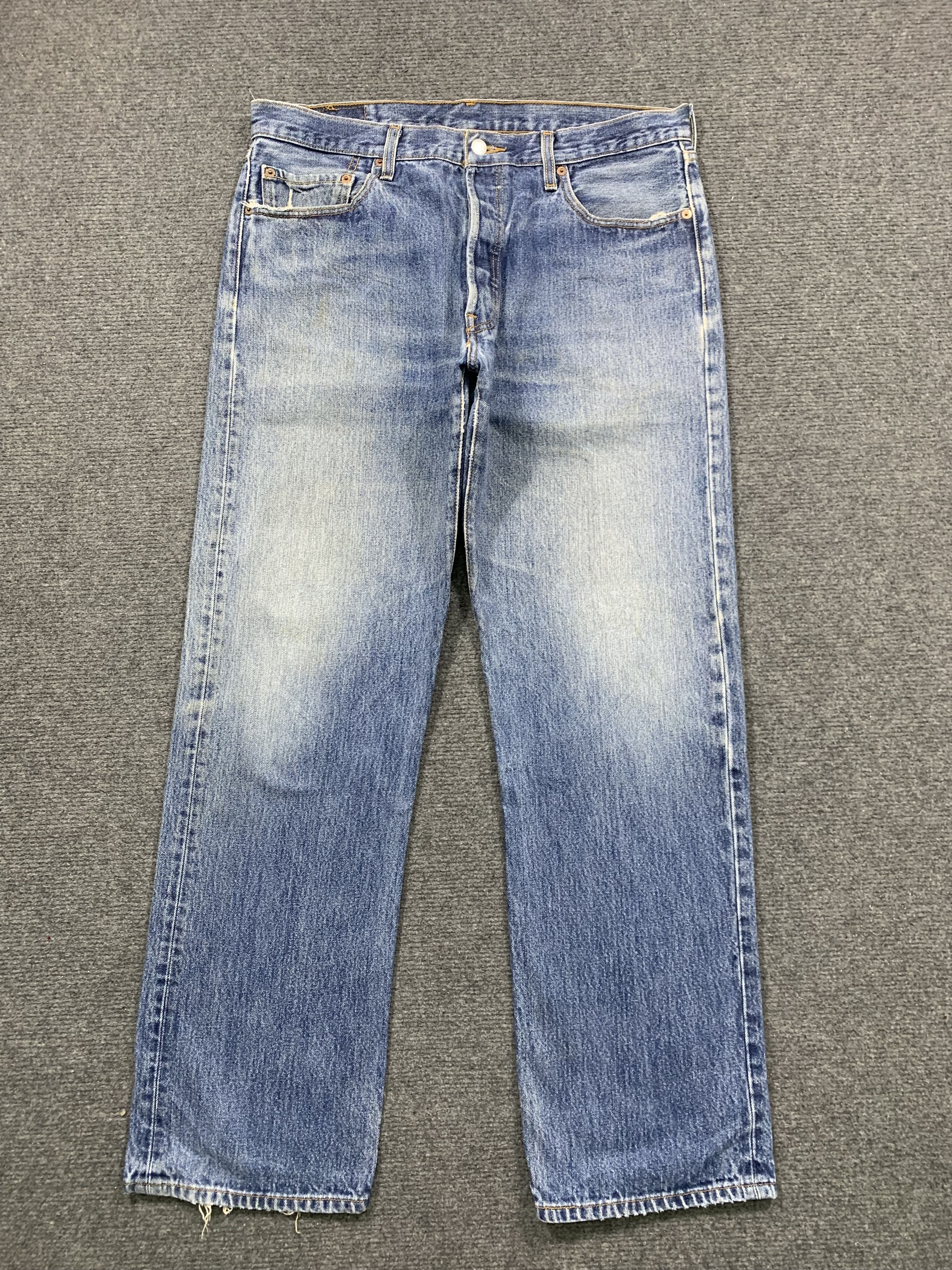 image of Levis 501 Faded Blue Jeans 35X32 in Blue Denim, Men's