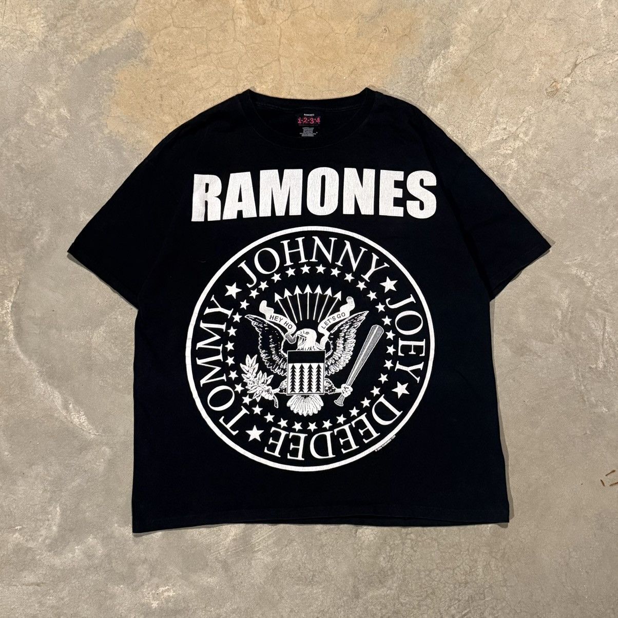Vintage 2000s Ramones Faded Band Tee ERD Grunge Y2K