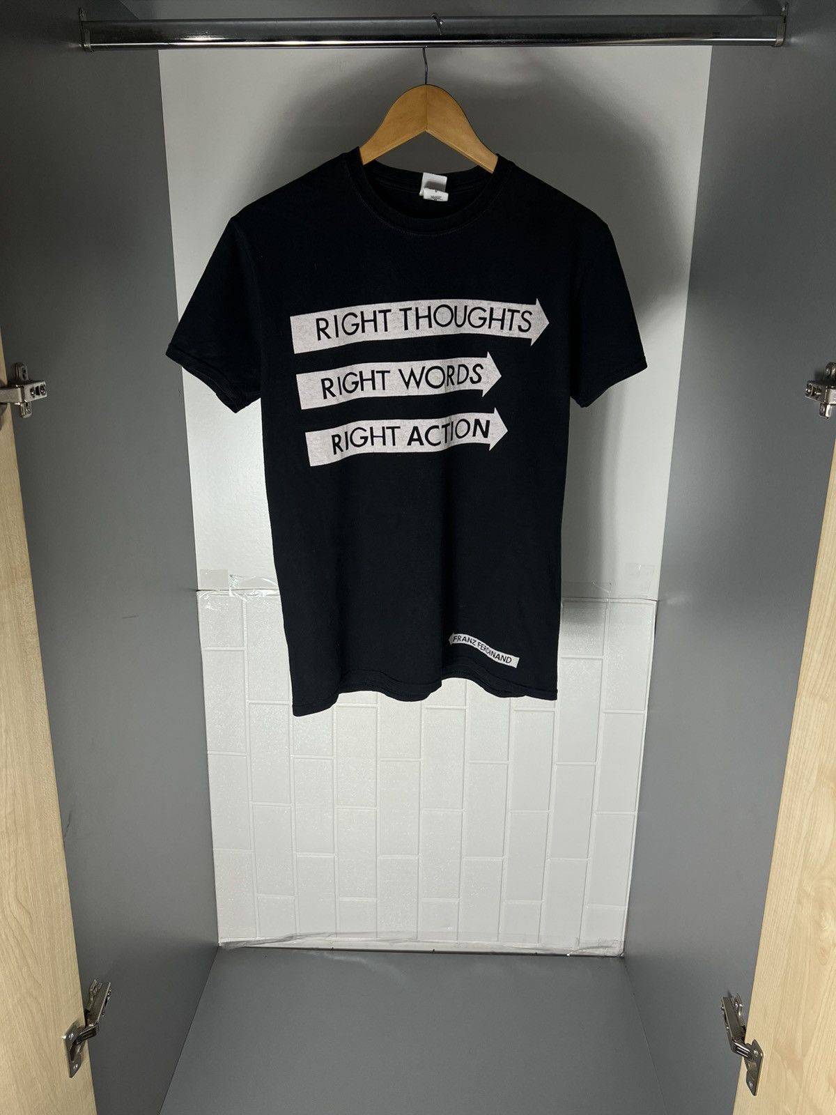 Band Tees VINTAGE FRANZ FERDINAND EUROPEAN TOUR ROCK T-SHIRT Y2K 90s Size US M / EU 48-50 / 2 - 6 Thumbnail