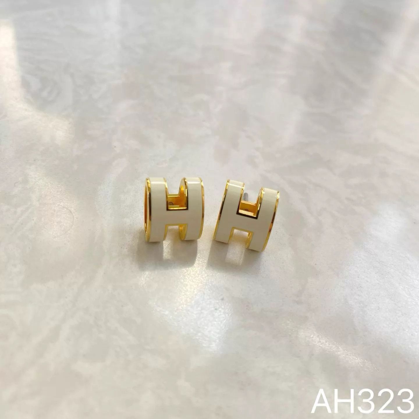Hermes Hermes Pop H Earrings K Gold White Enamel AH323 Size ONE SIZE - 6 Thumbnail