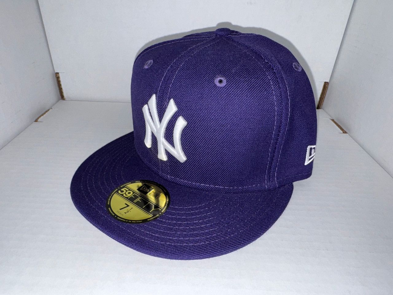 New Era NY Yankees Fitted, Purple (Size 7 1/2) Size ONE SIZE - 2 Thumbnail