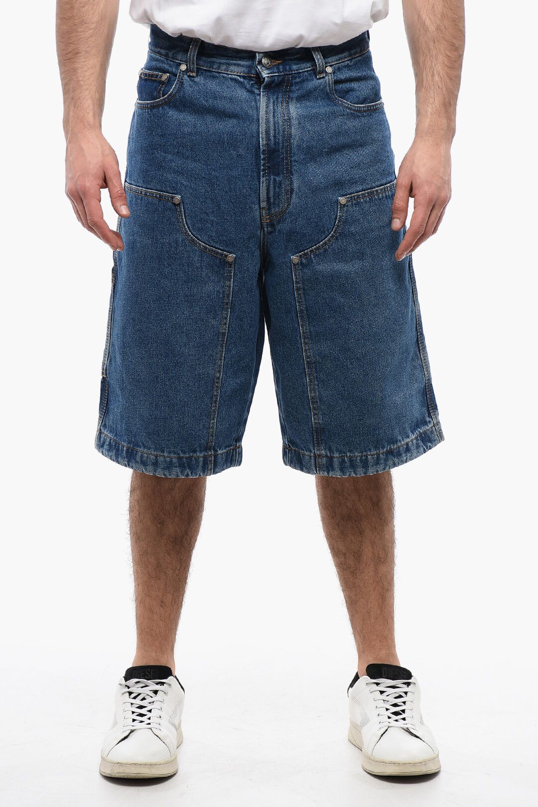 Palm Angels og1mm0825 Multipocketed Mid Wash Denim Short in Blue Size US 33 - 1 Thumbnail