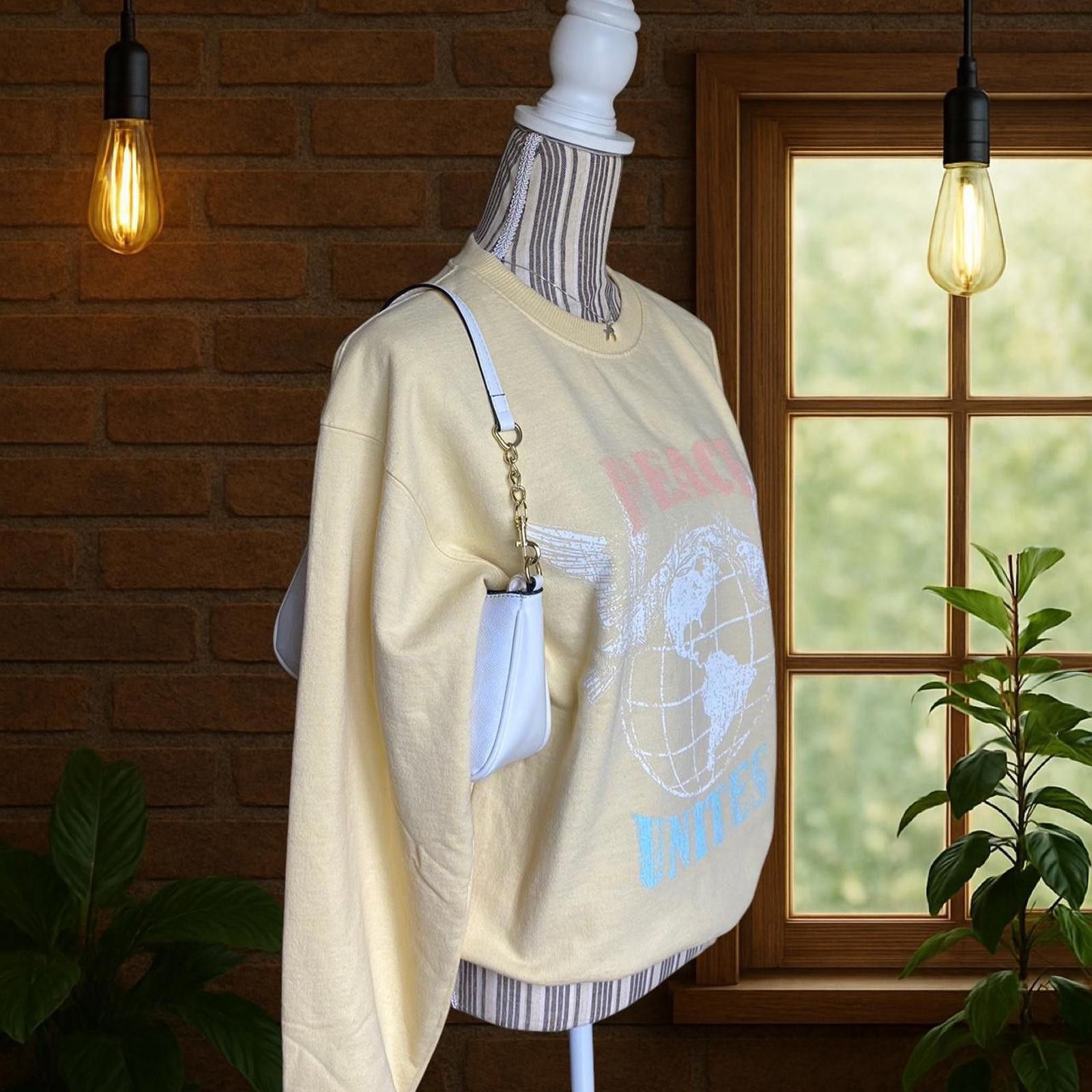 Other Cream & yellow "peace unites" crewneck sweatshirt Size US M / EU 48-50 / 2 - 4 Thumbnail